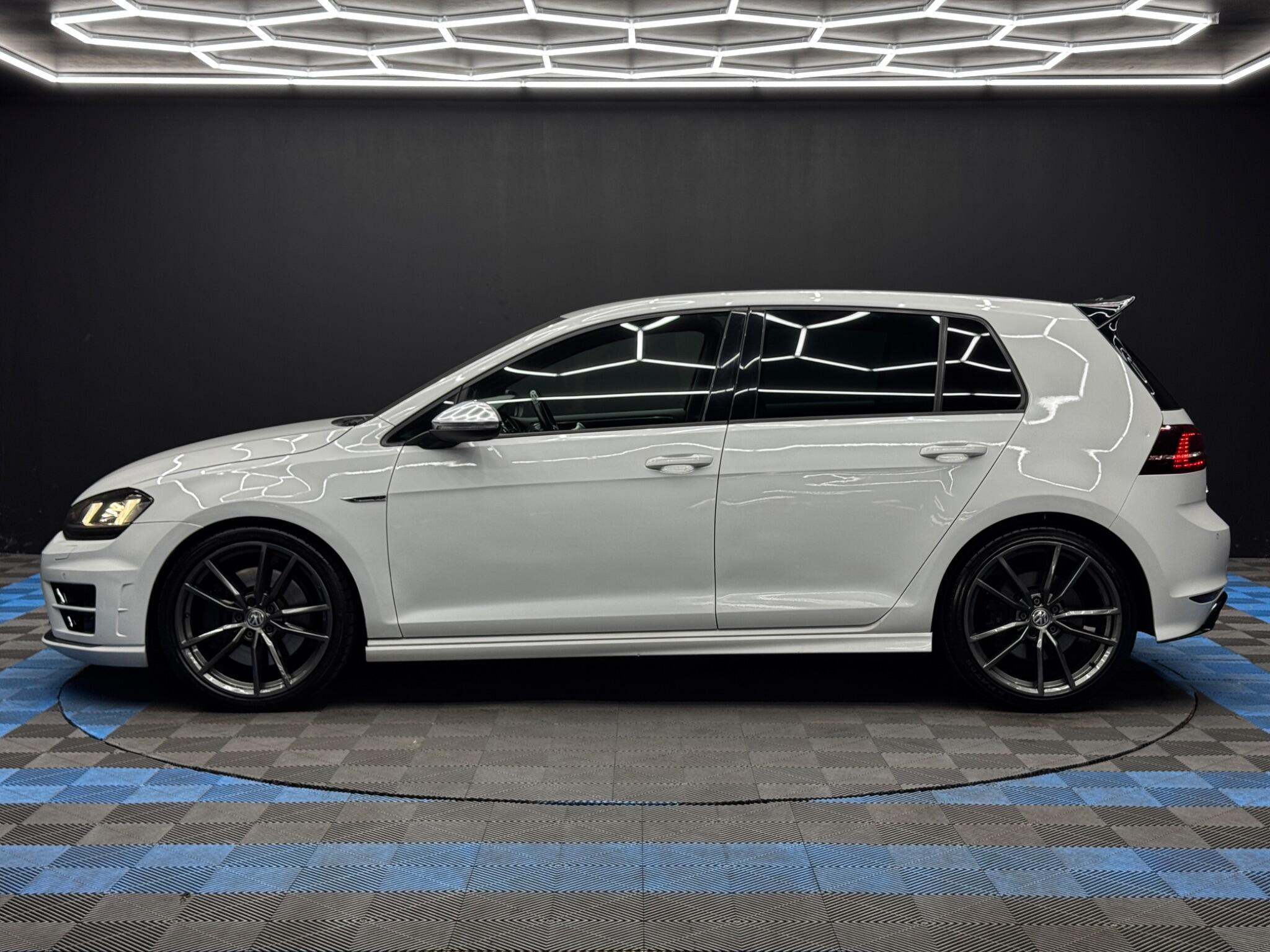 Volkswagen Golf - Image 8