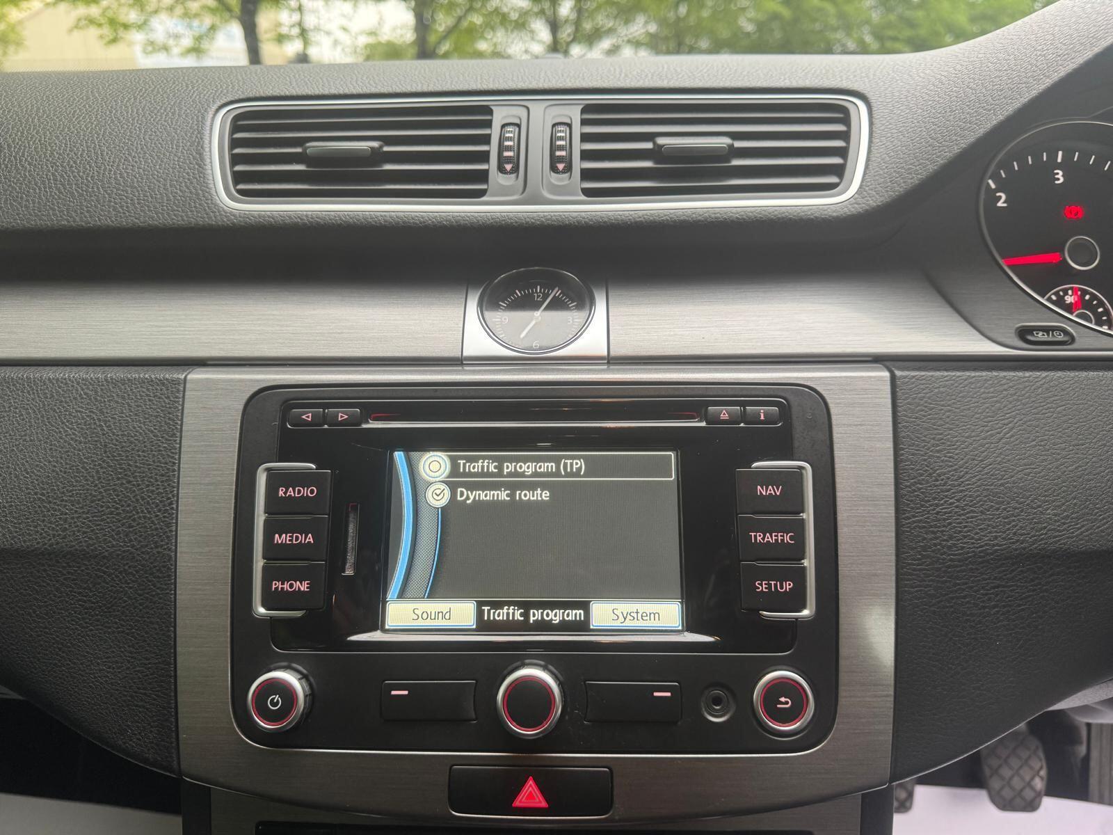 Volkswagen Passat - Image 38