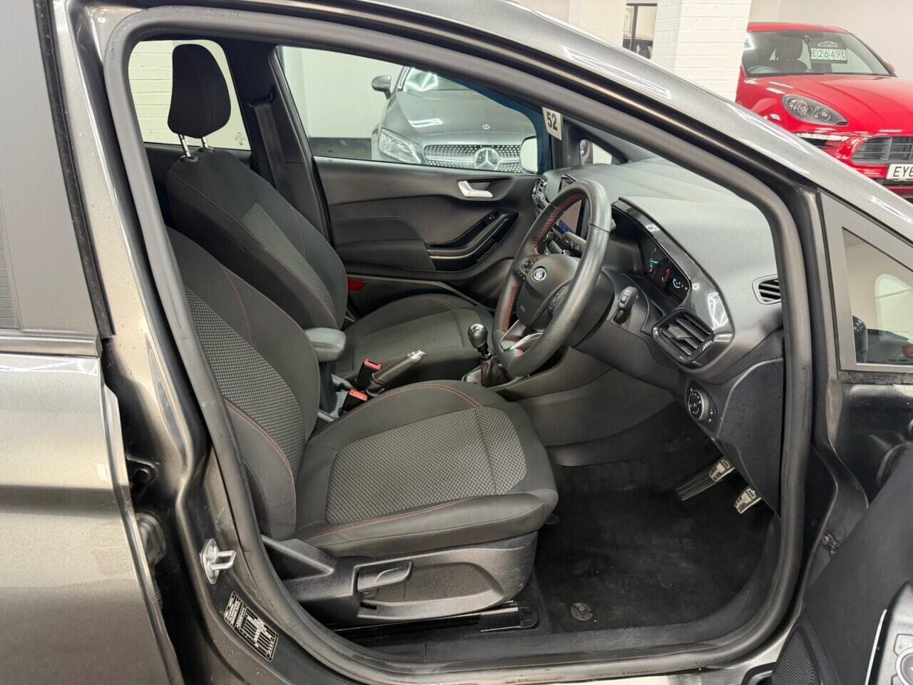 Ford Fiesta - Image 14