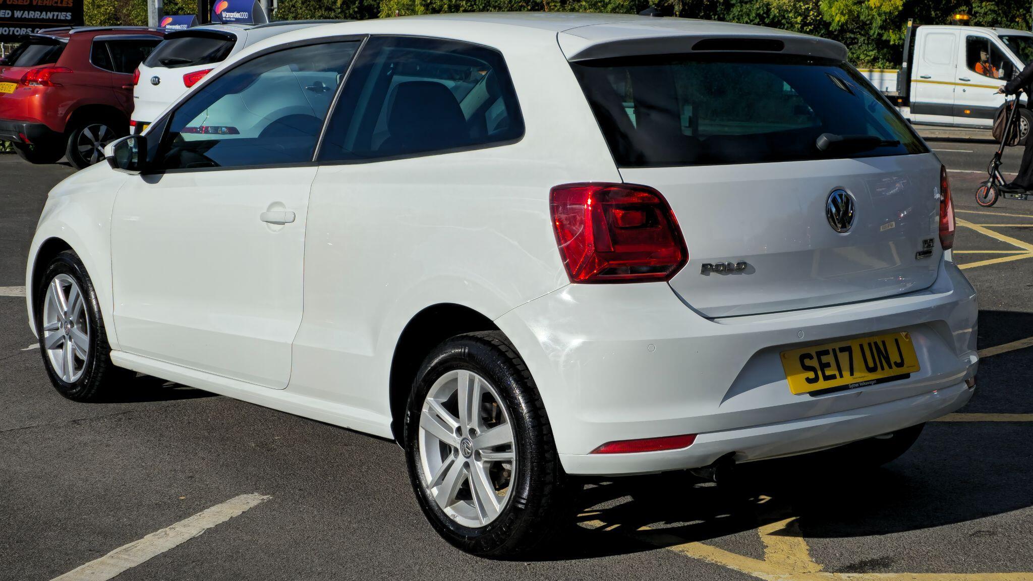 Volkswagen Polo - Image 11