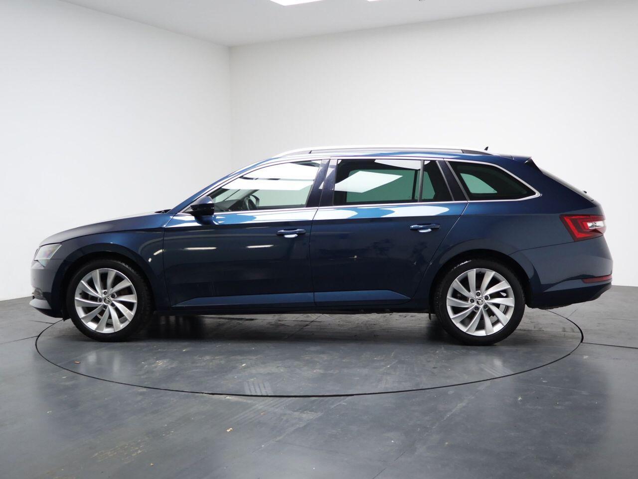 Skoda Superb - Image 4