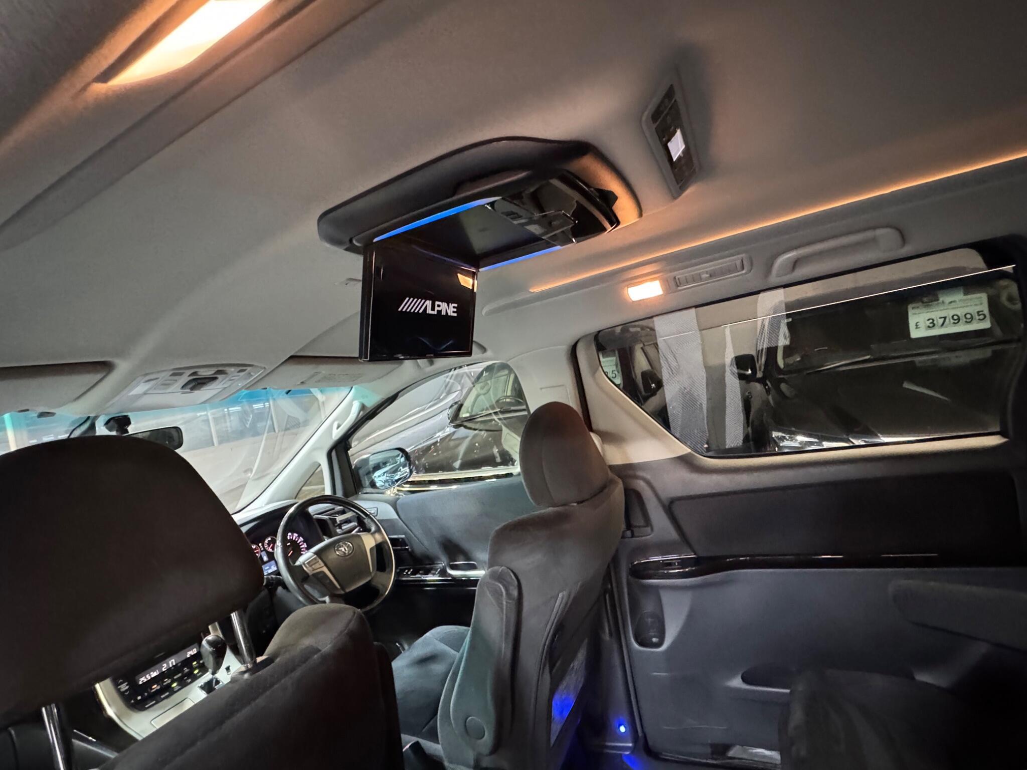 Toyota Vellfire - Image 13
