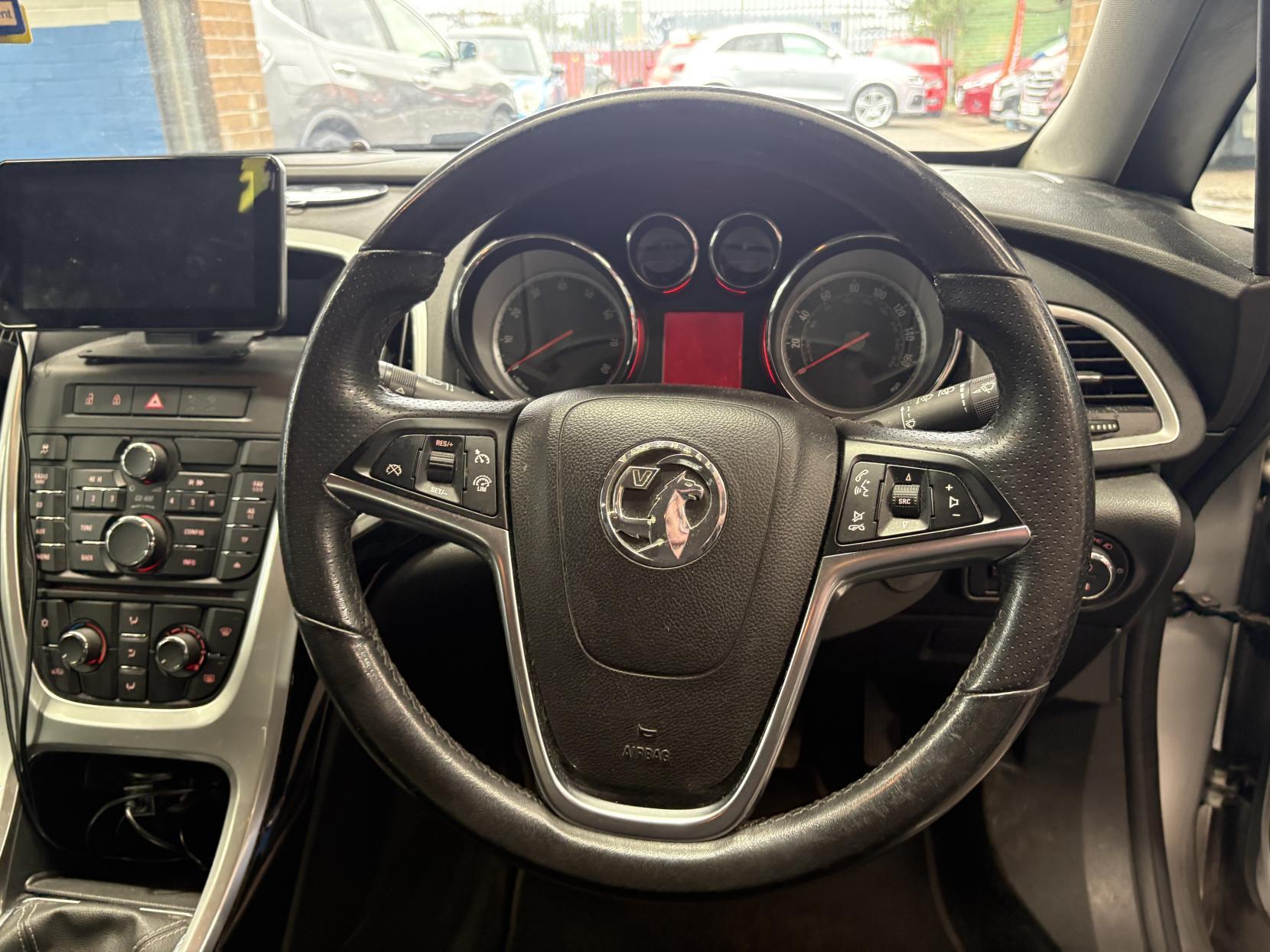 Vauxhall Astra - Image 11