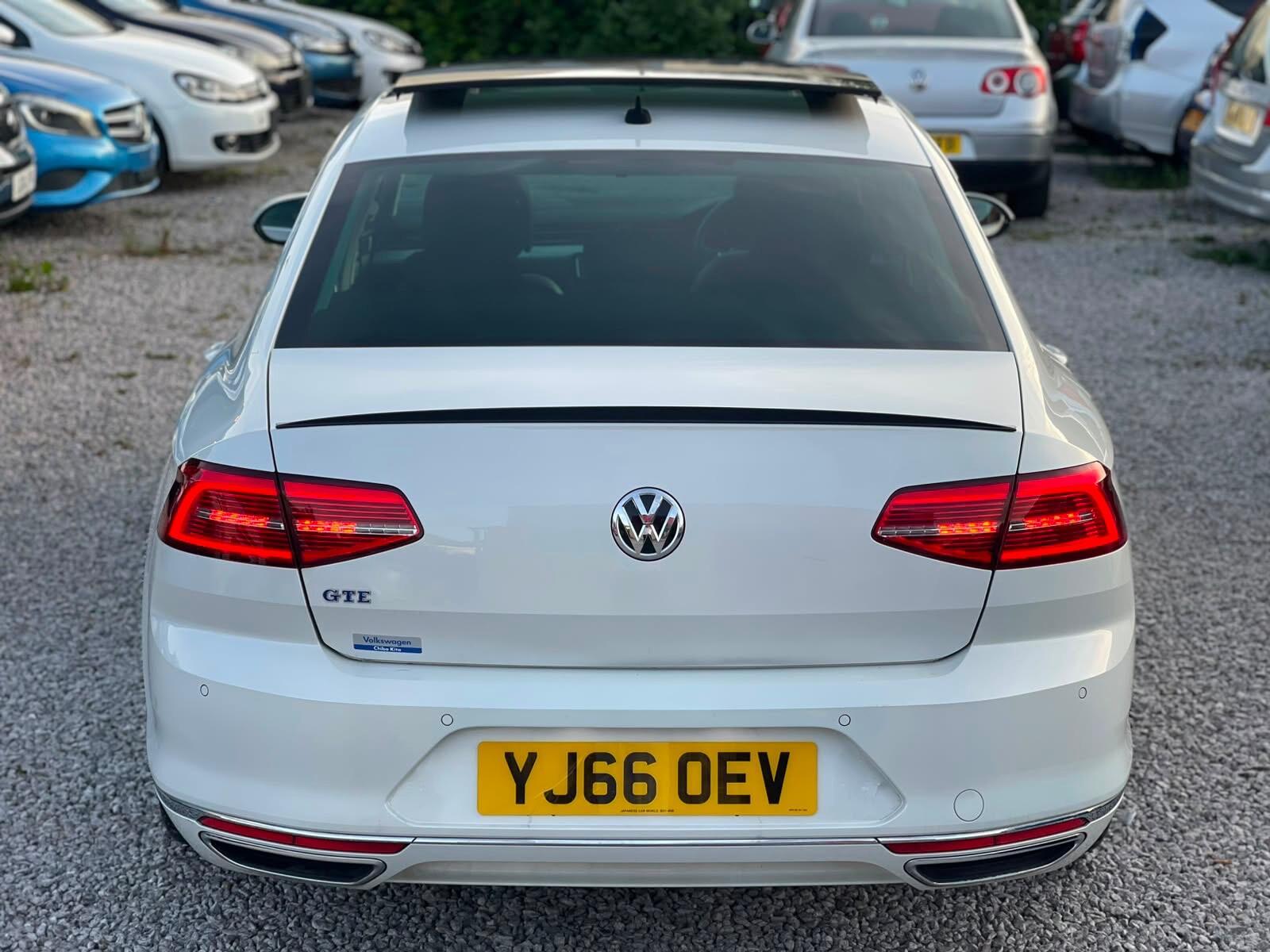 Volkswagen Passat - Image 7