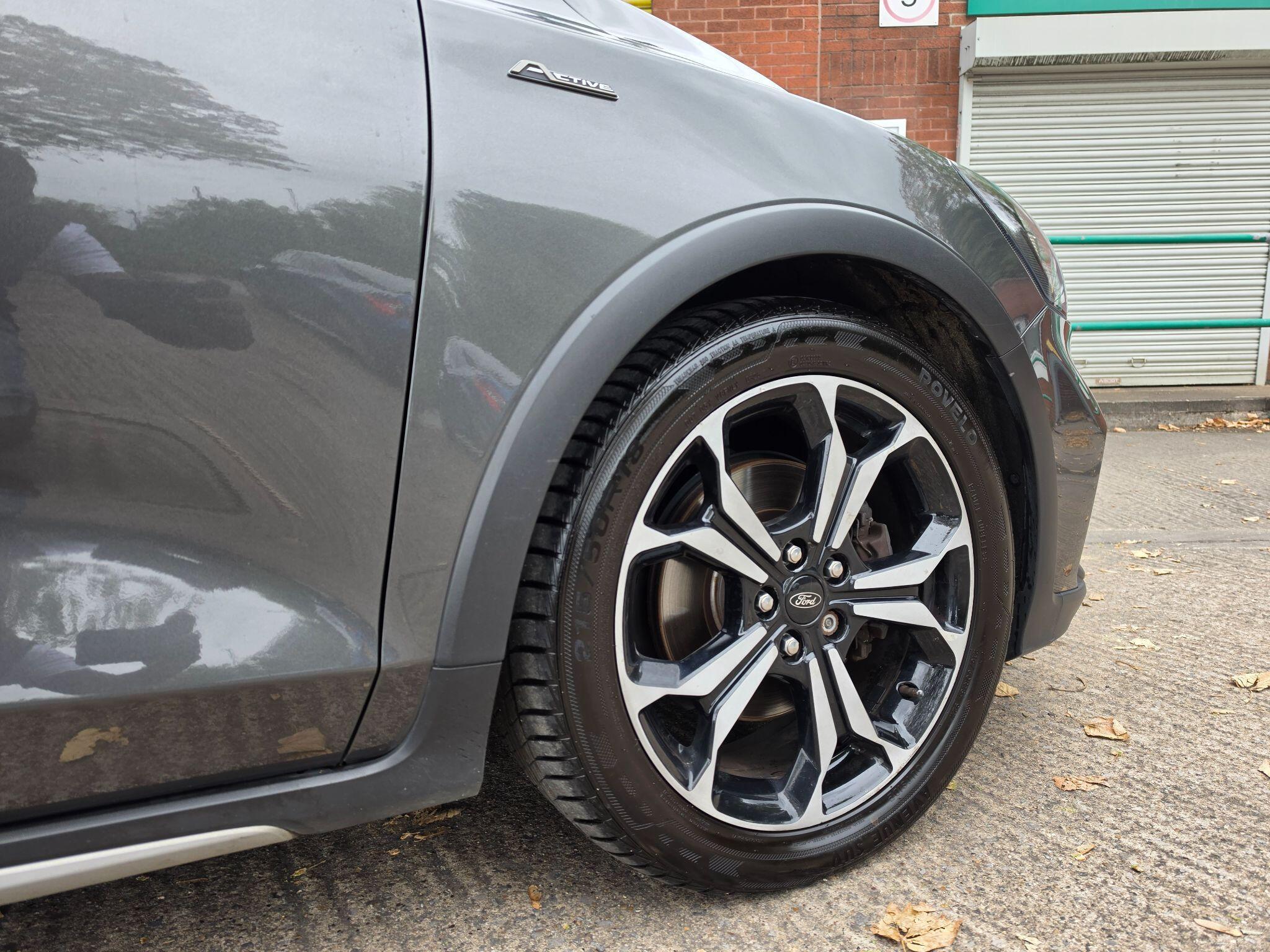 Ford Focus - Image 2