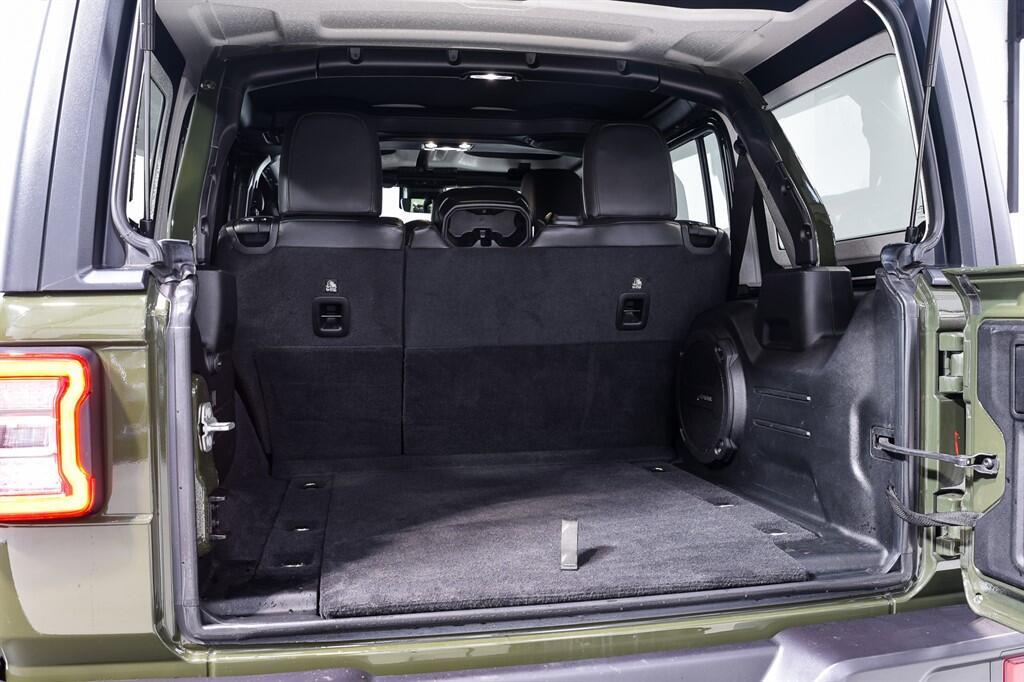 Jeep Wrangler - Image 32