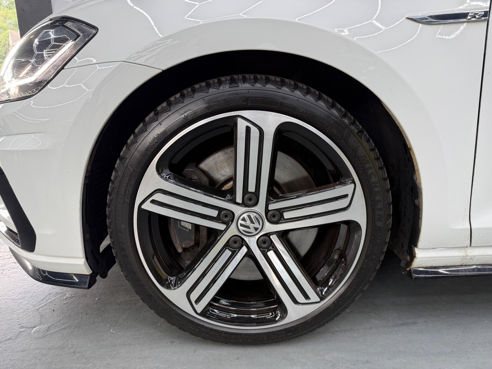 Volkswagen Golf - Image 9