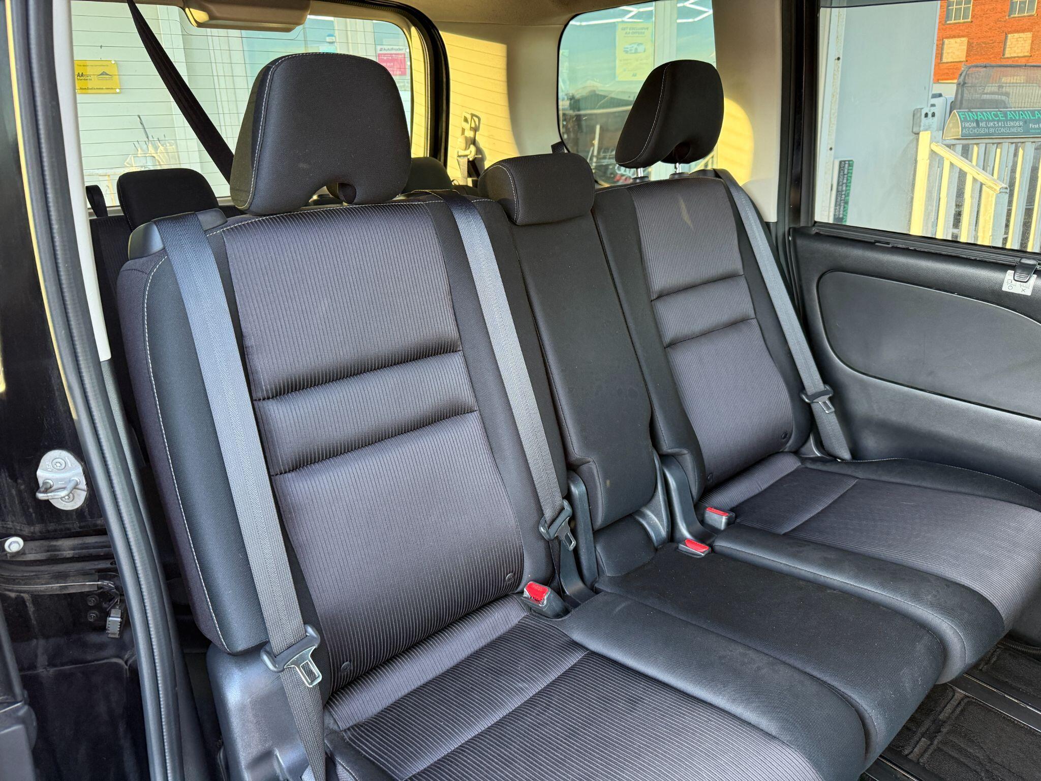 Nissan Serena - Image 38