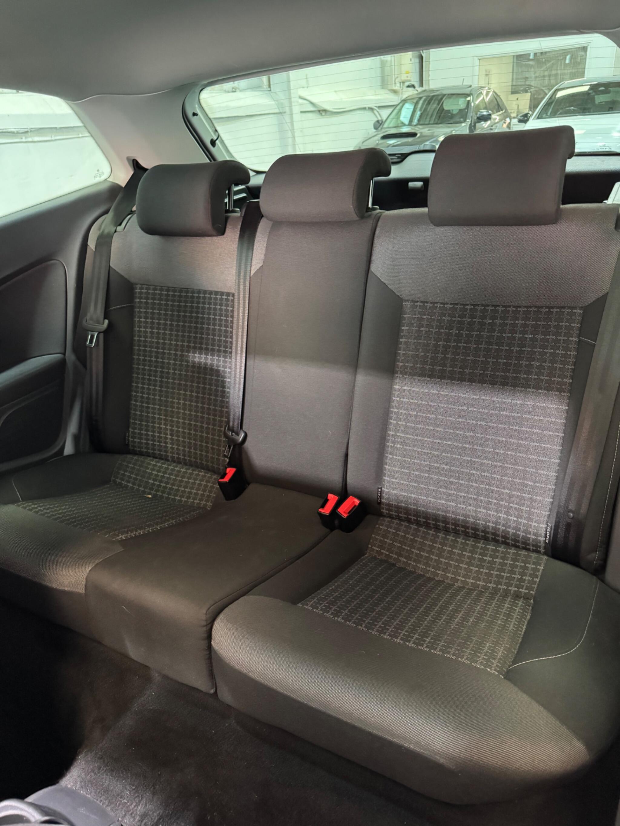 Volkswagen Polo - Image 23