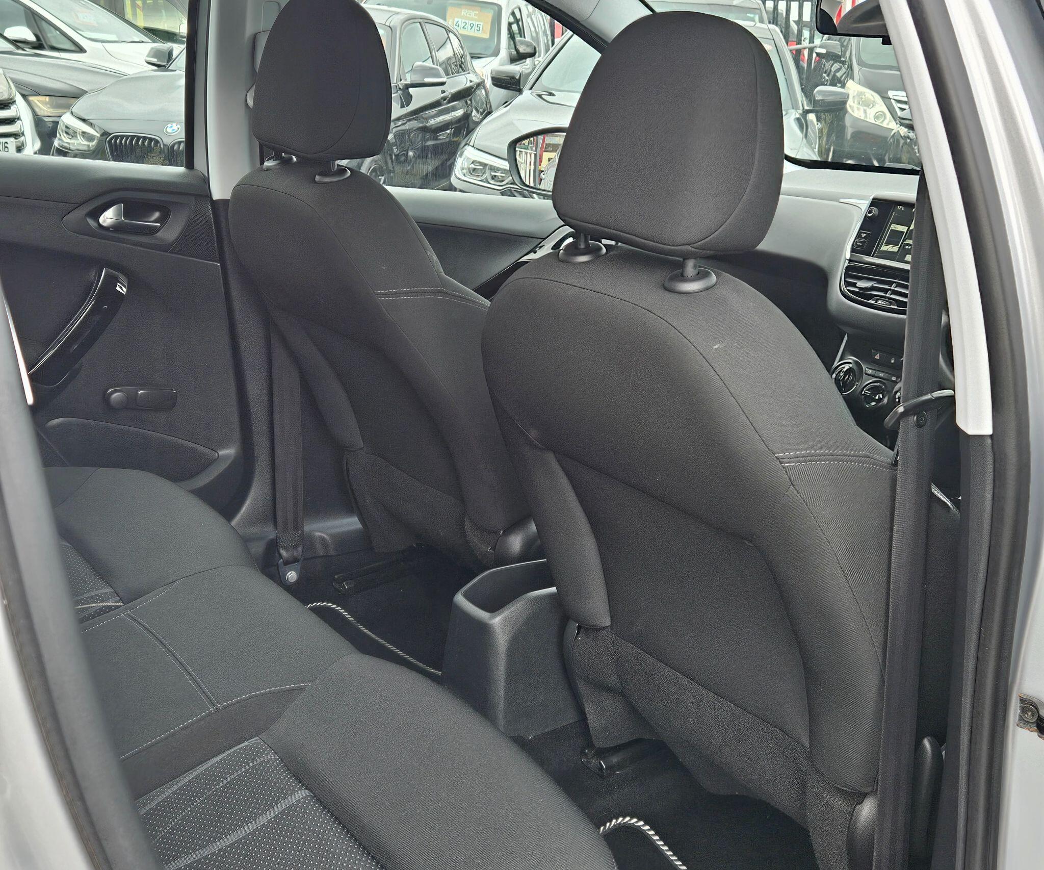 Peugeot 208 - Image 59