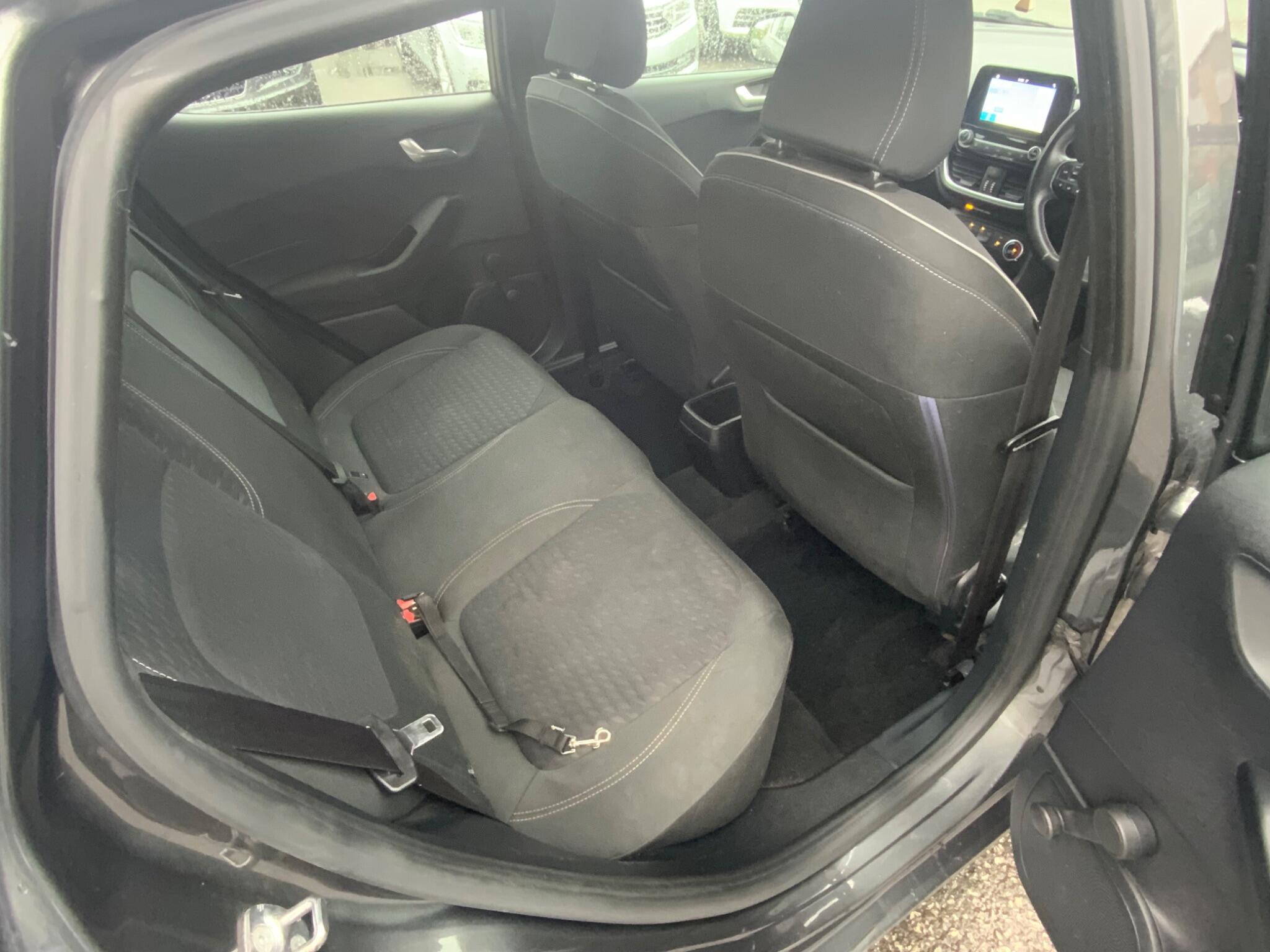 Ford Fiesta - Image 21