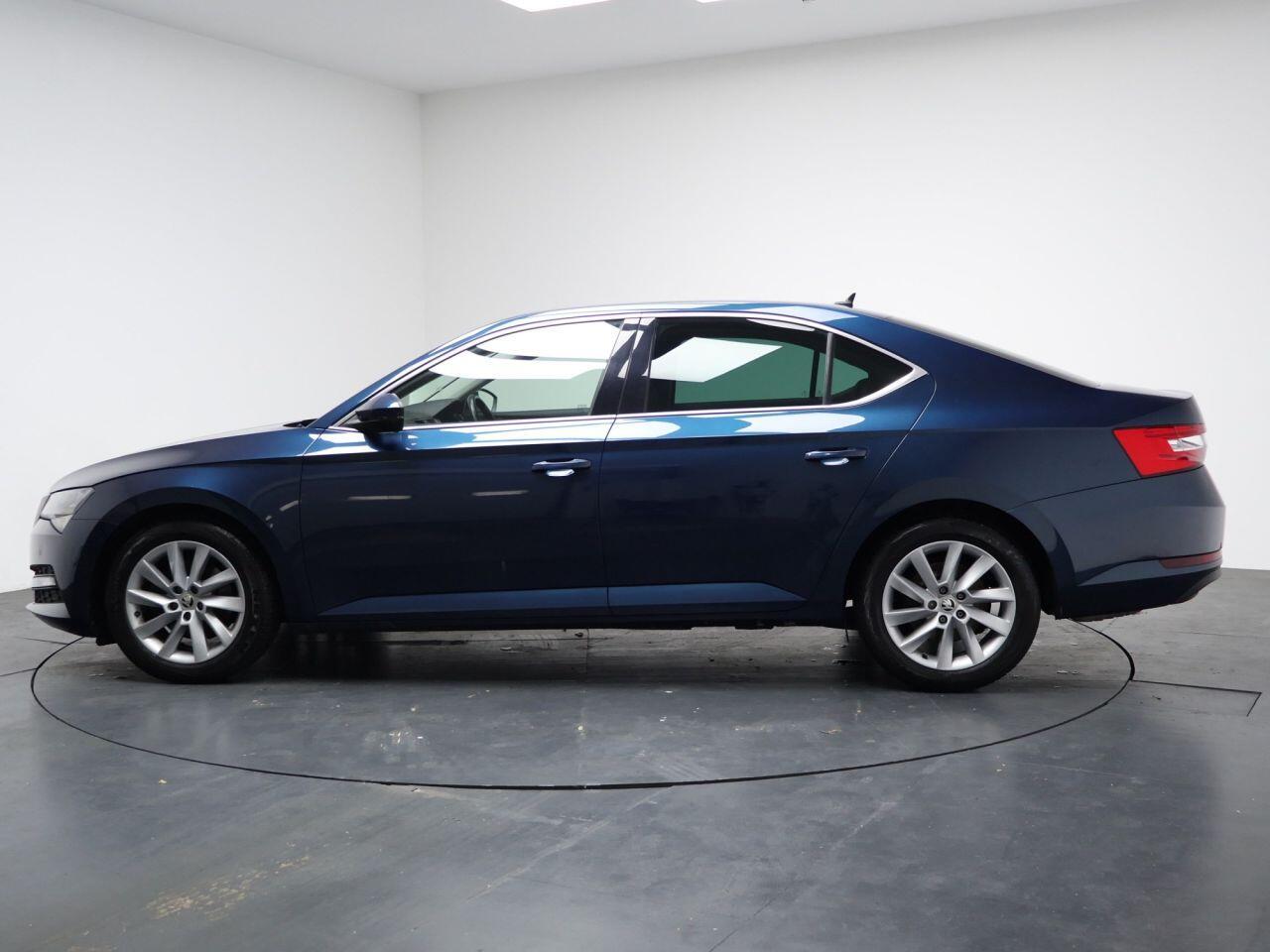 Skoda Superb - Image 8
