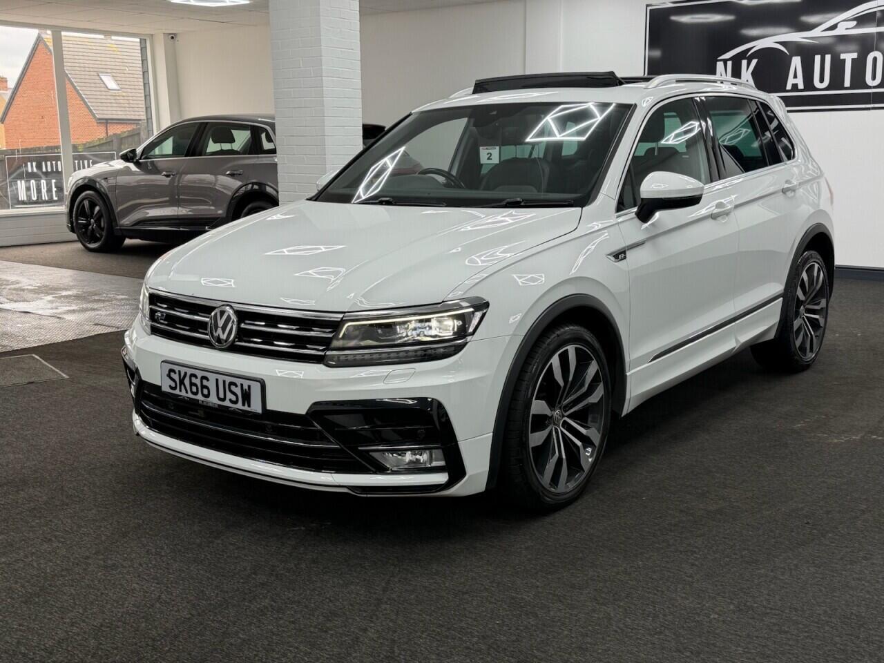 Volkswagen Tiguan - Image 10