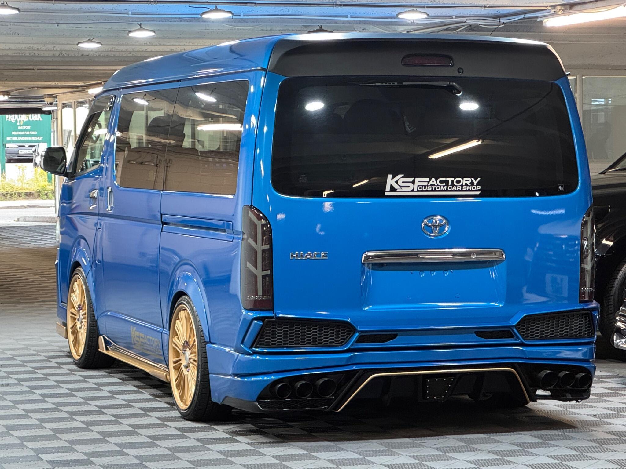Toyota Hiace - Image 3