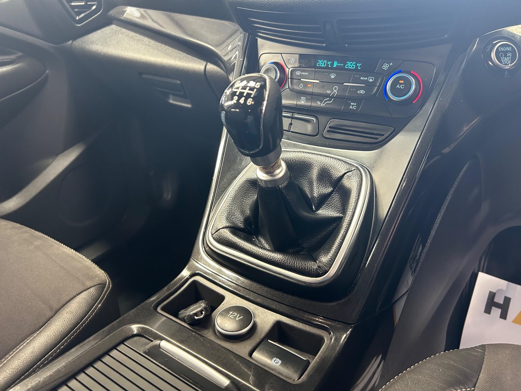 Ford Kuga - Image 11