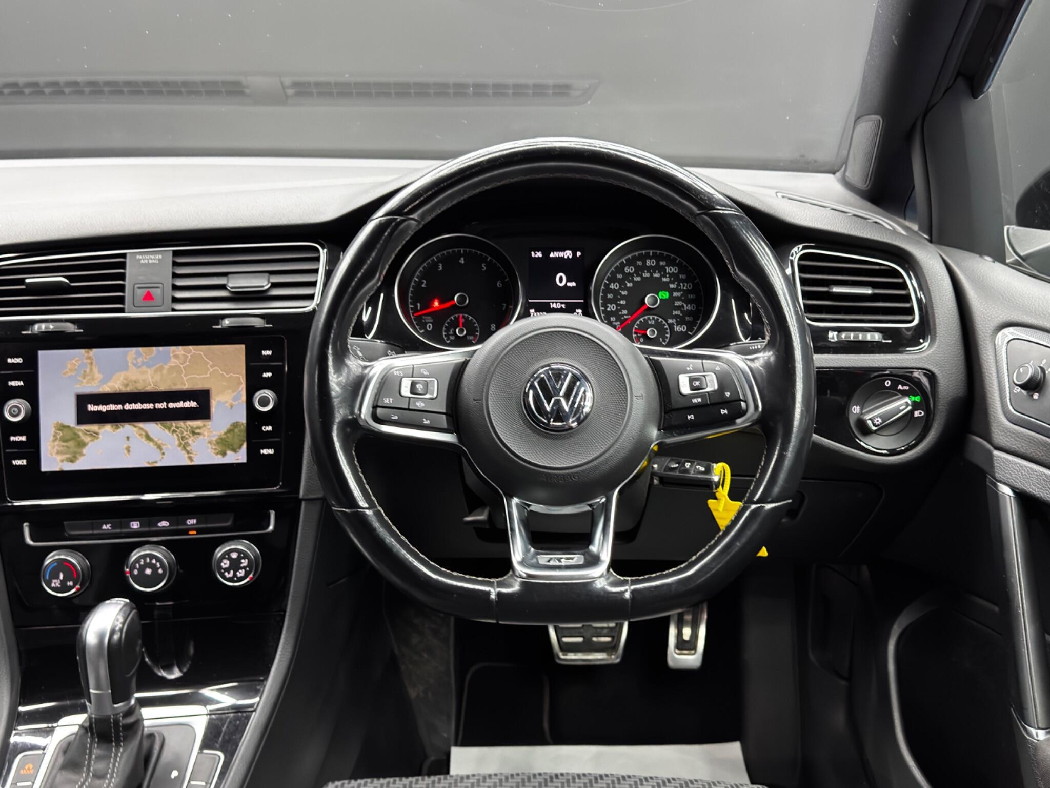 Volkswagen Golf - Image 18