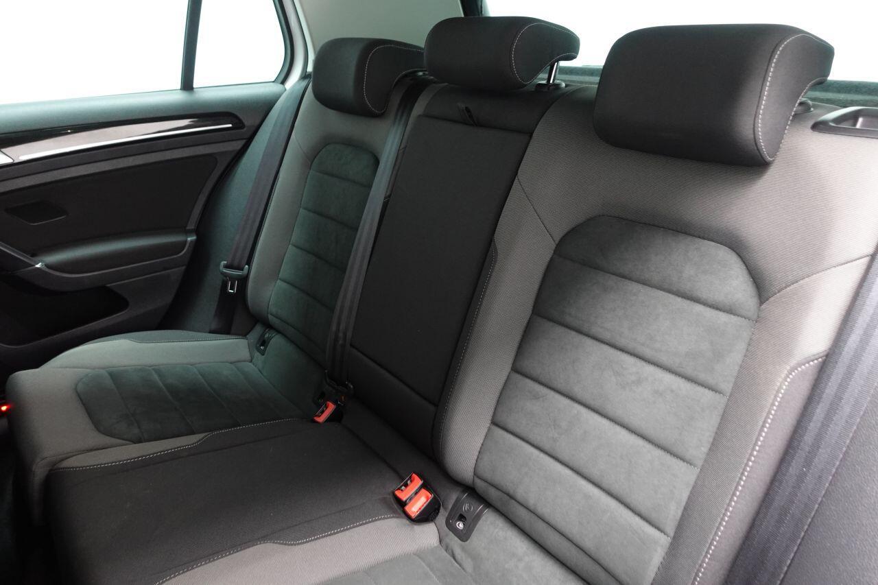 Volkswagen Golf - Image 20