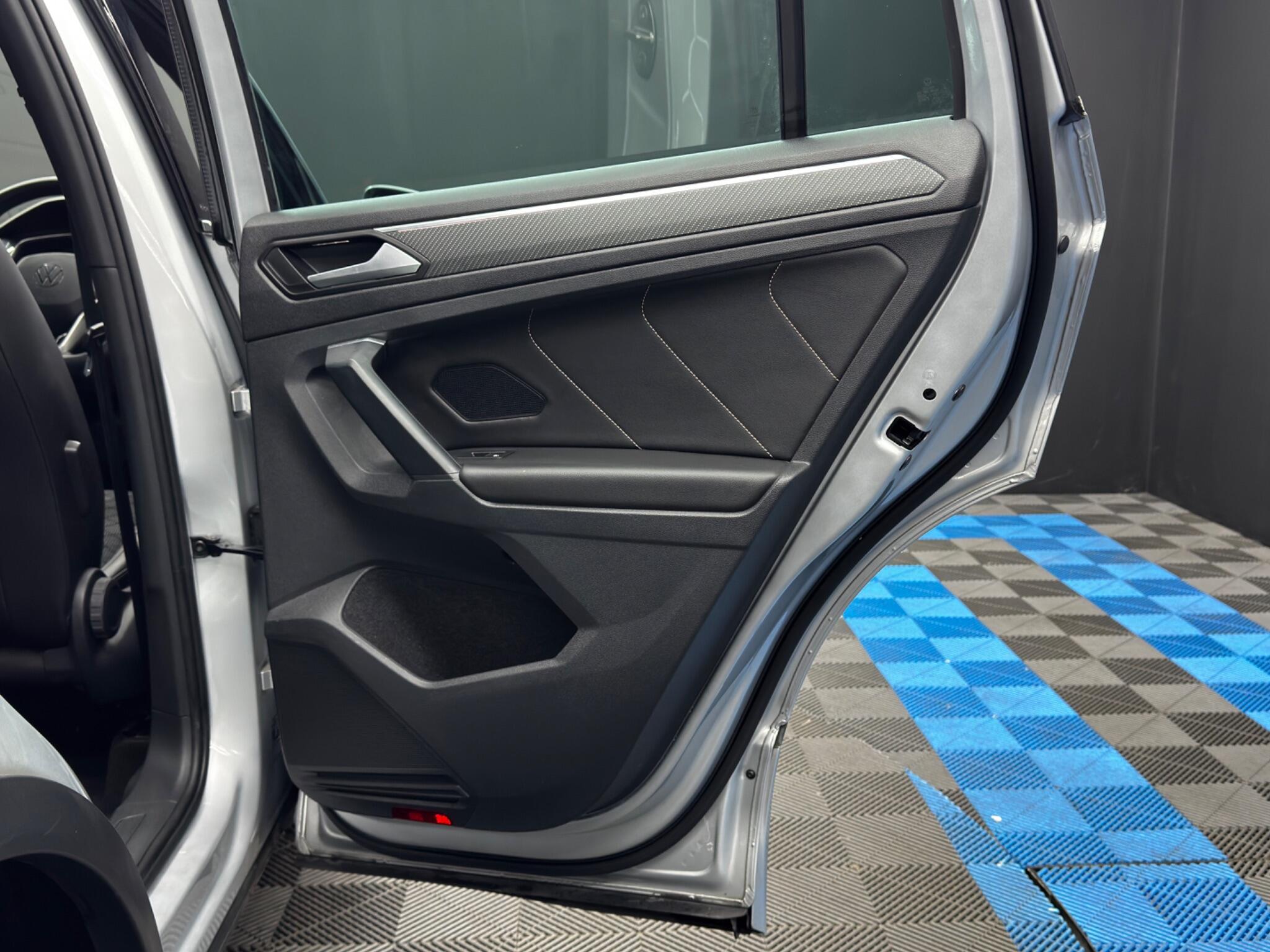 Volkswagen Tiguan - Image 44