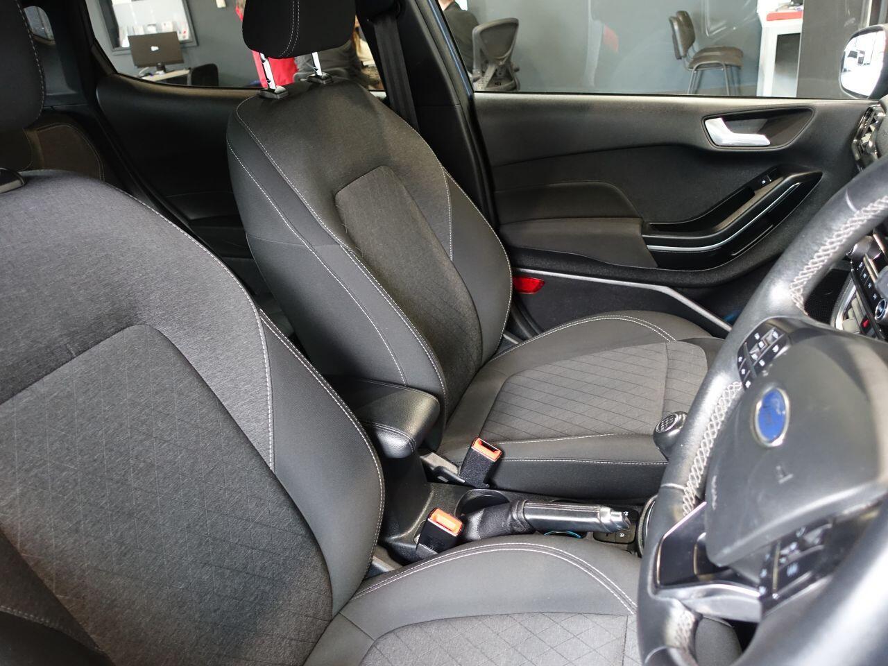 Ford Fiesta - Image 13