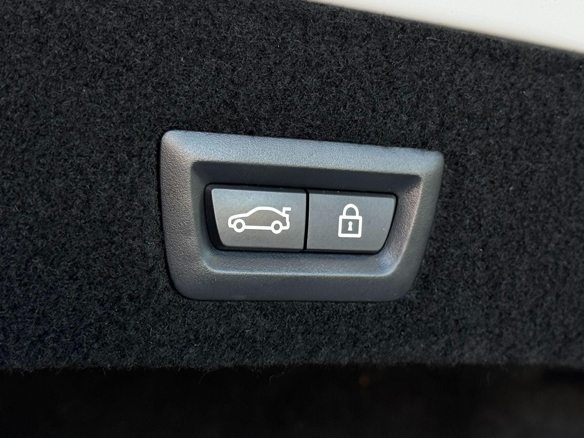 BMW 7 Series - Image 19