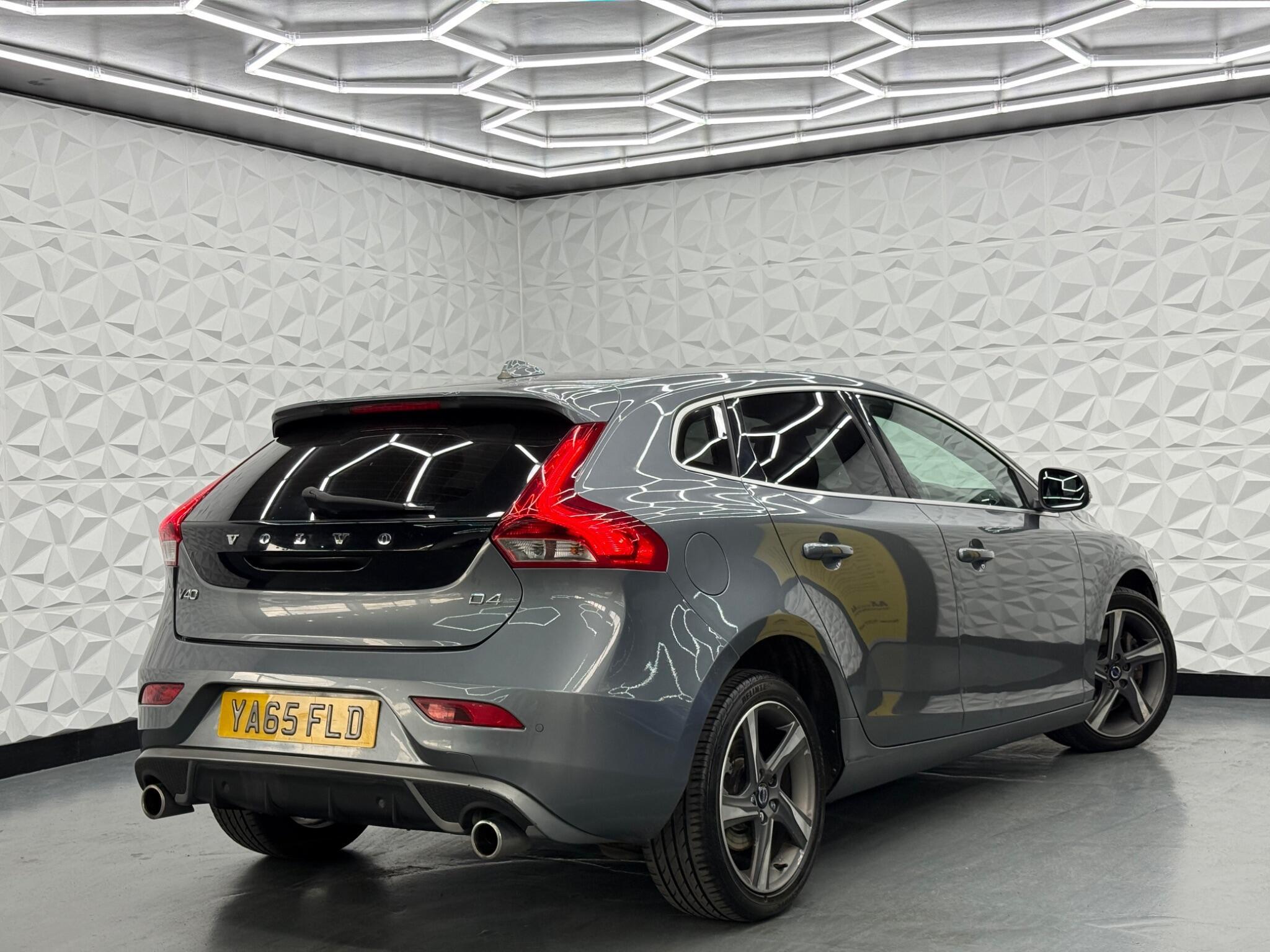 Volvo V40 - Image 5