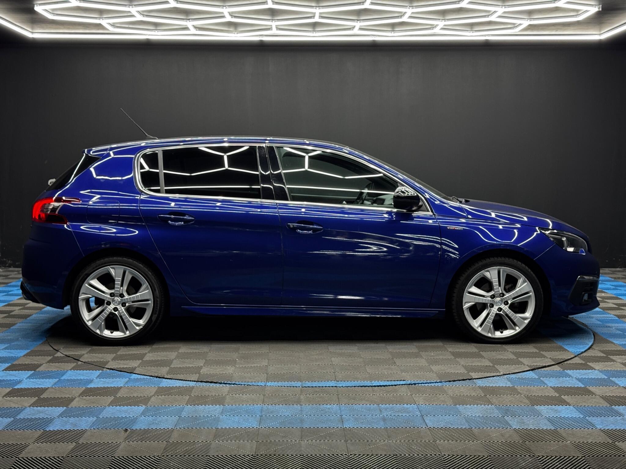 Peugeot 308 - Image 4