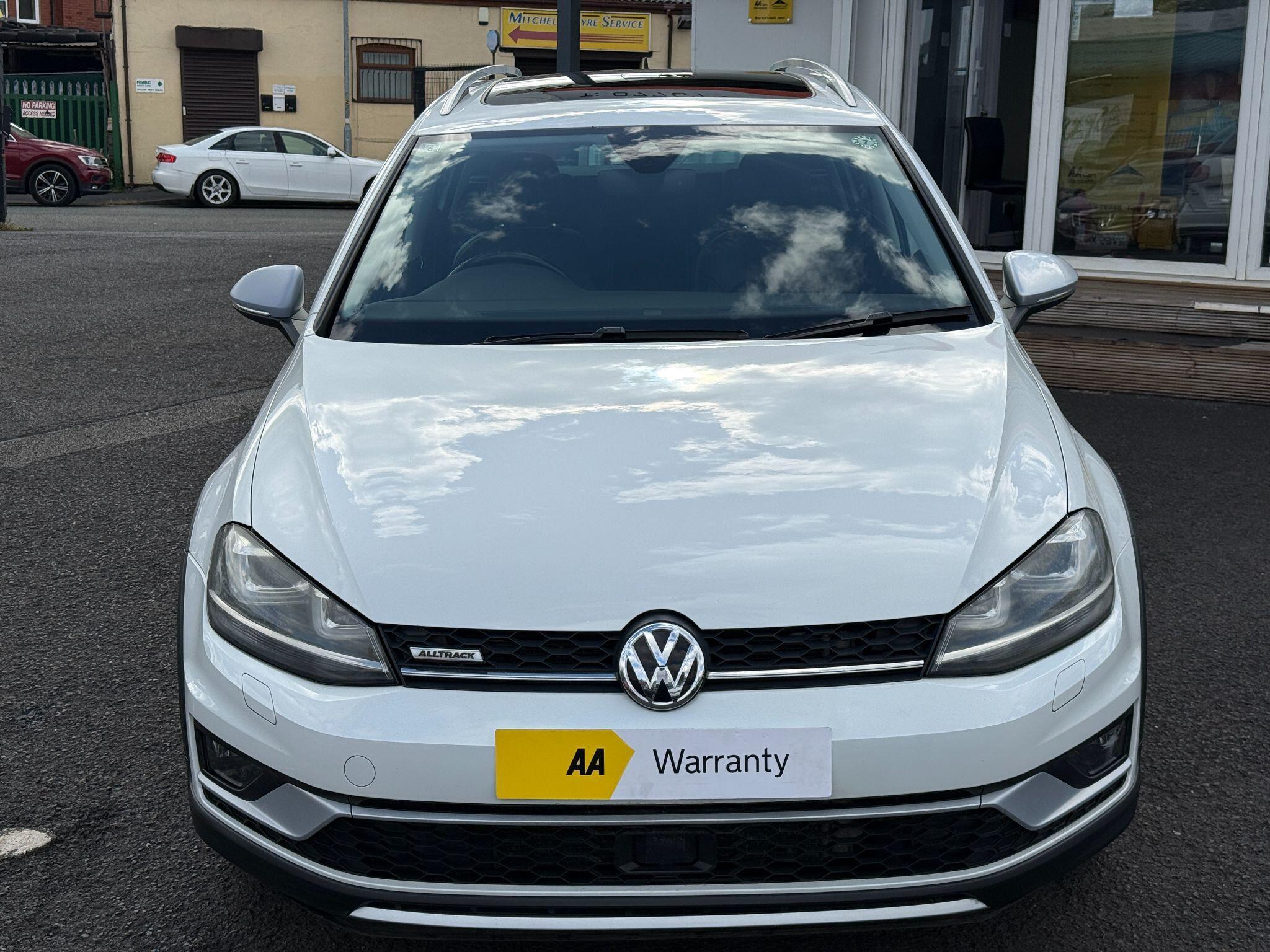 Volkswagen Golf - Image 9