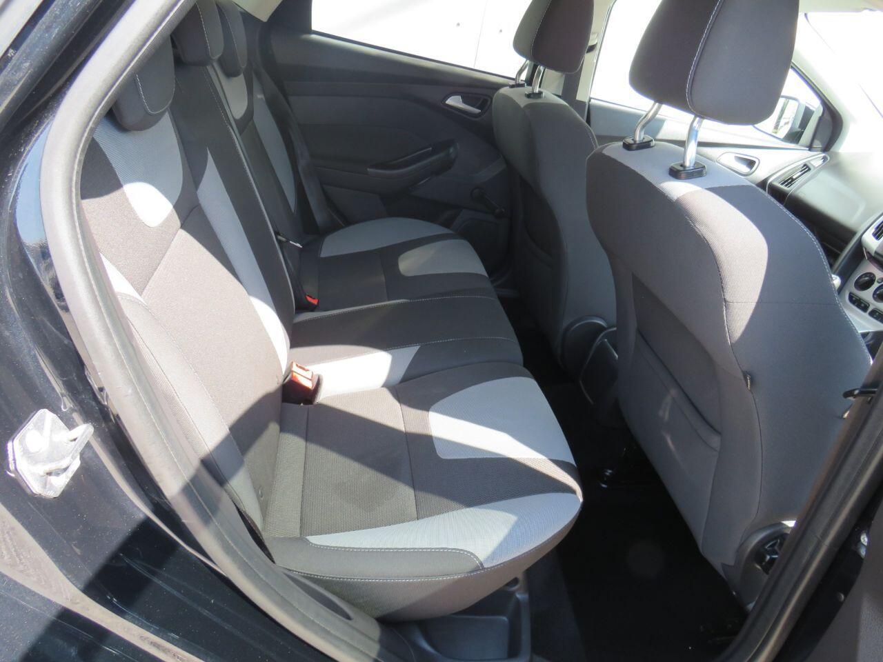 Ford Focus - Image 8