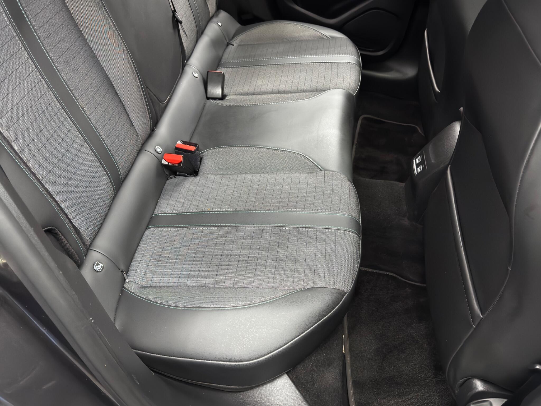 Peugeot 208 - Image 16