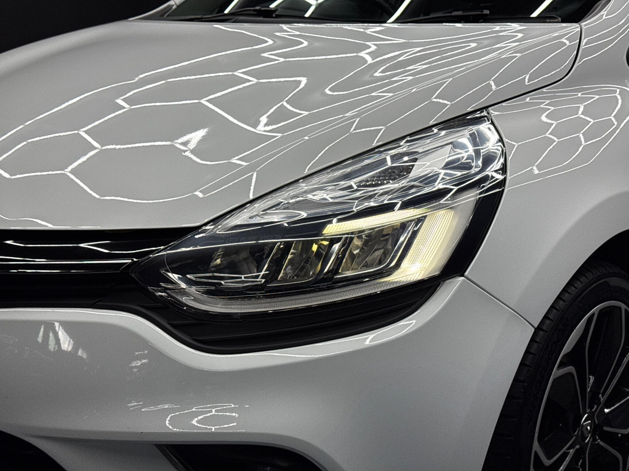 Renault Clio - Image 42