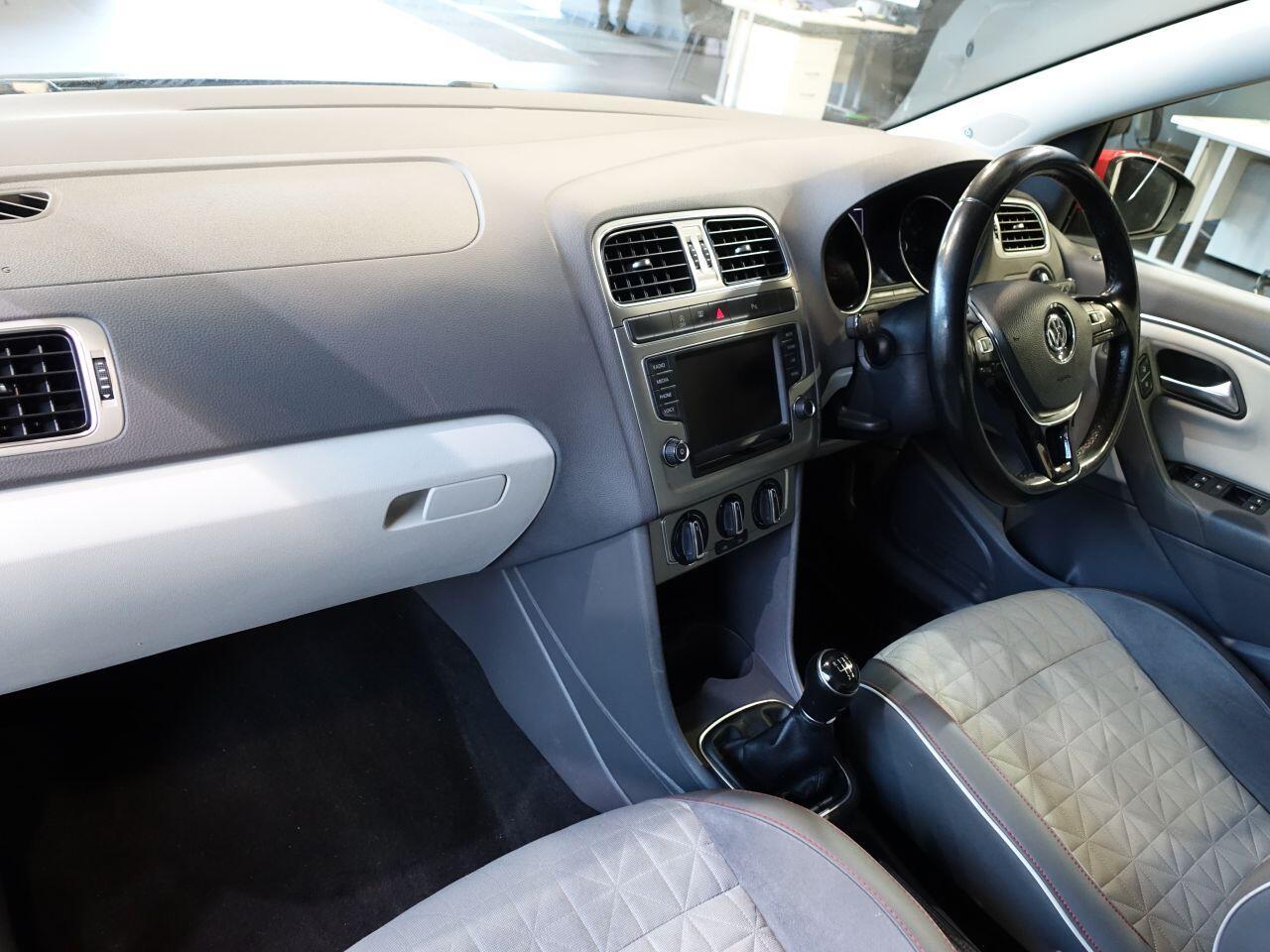 Volkswagen Polo - Image 16