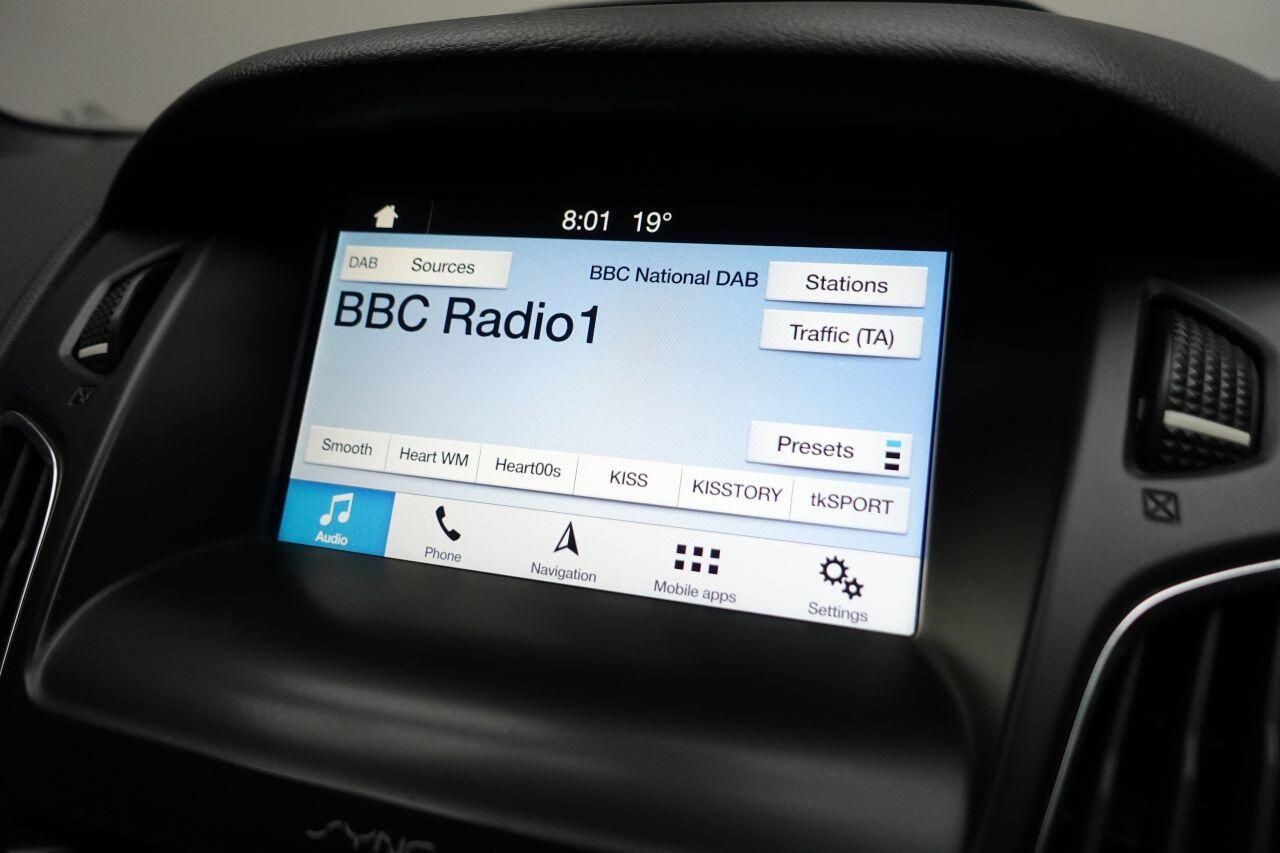 Ford Focus - Image 24