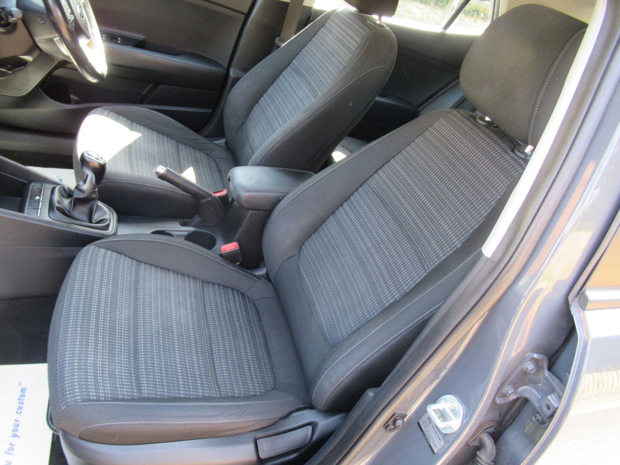 Kia Stonic - Image 15