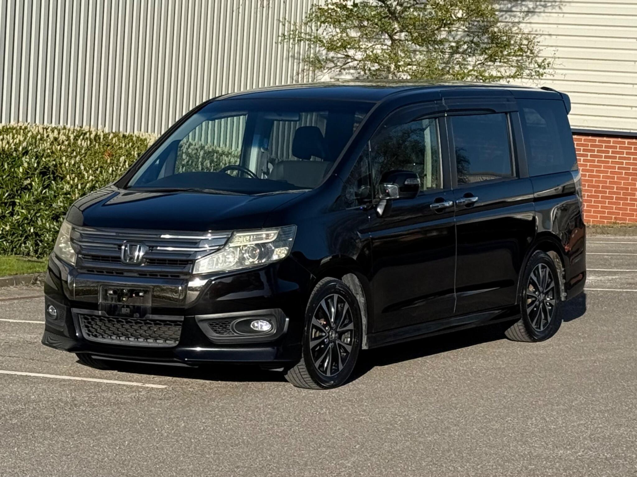 Honda Stepwagon - Image 12