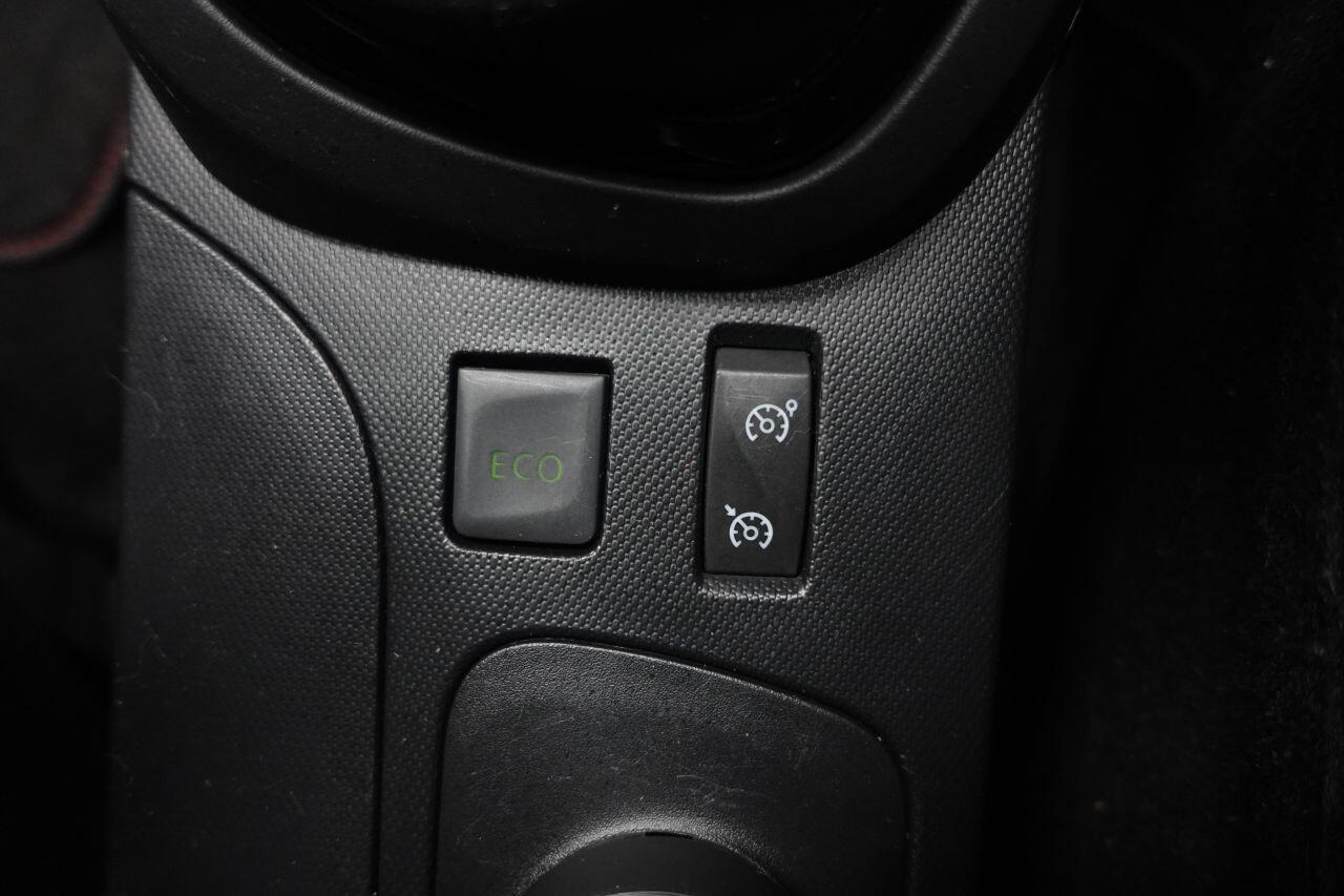 Renault Captur - Image 42