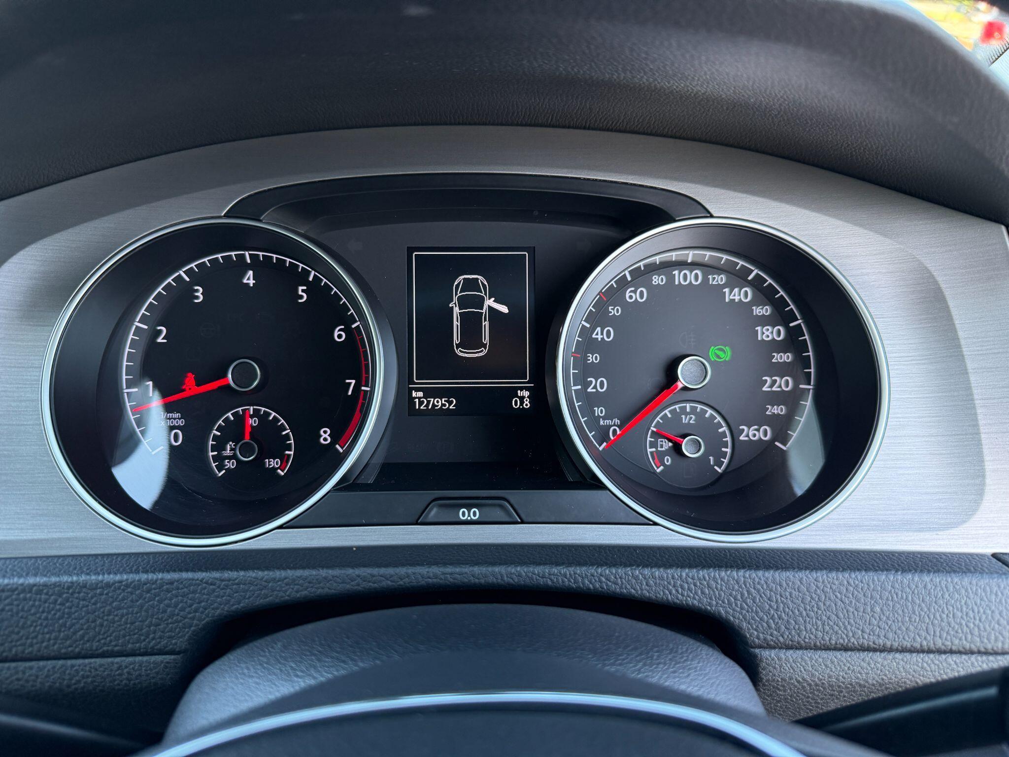 Volkswagen Golf - Image 41