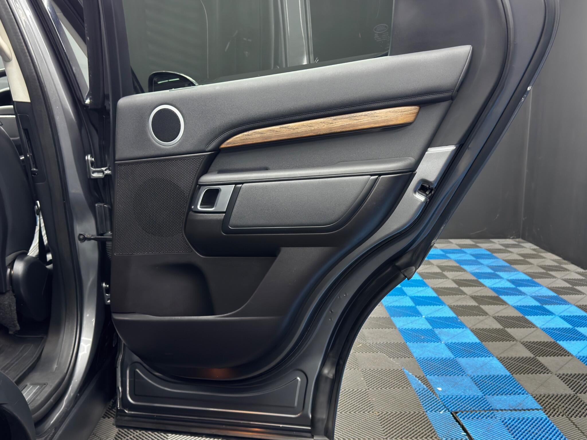 Land Rover Discovery - Image 52