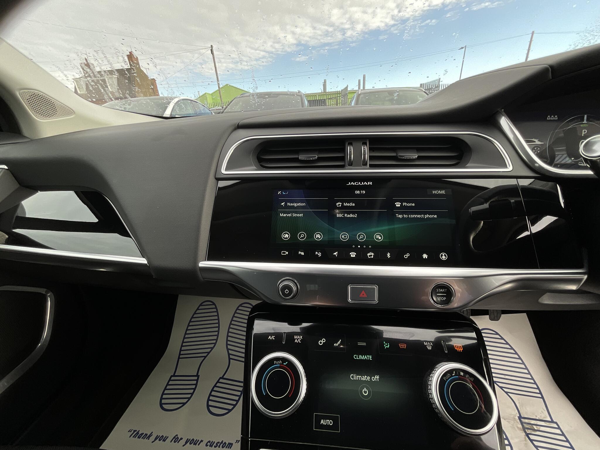 Jaguar I-Pace - Image 15