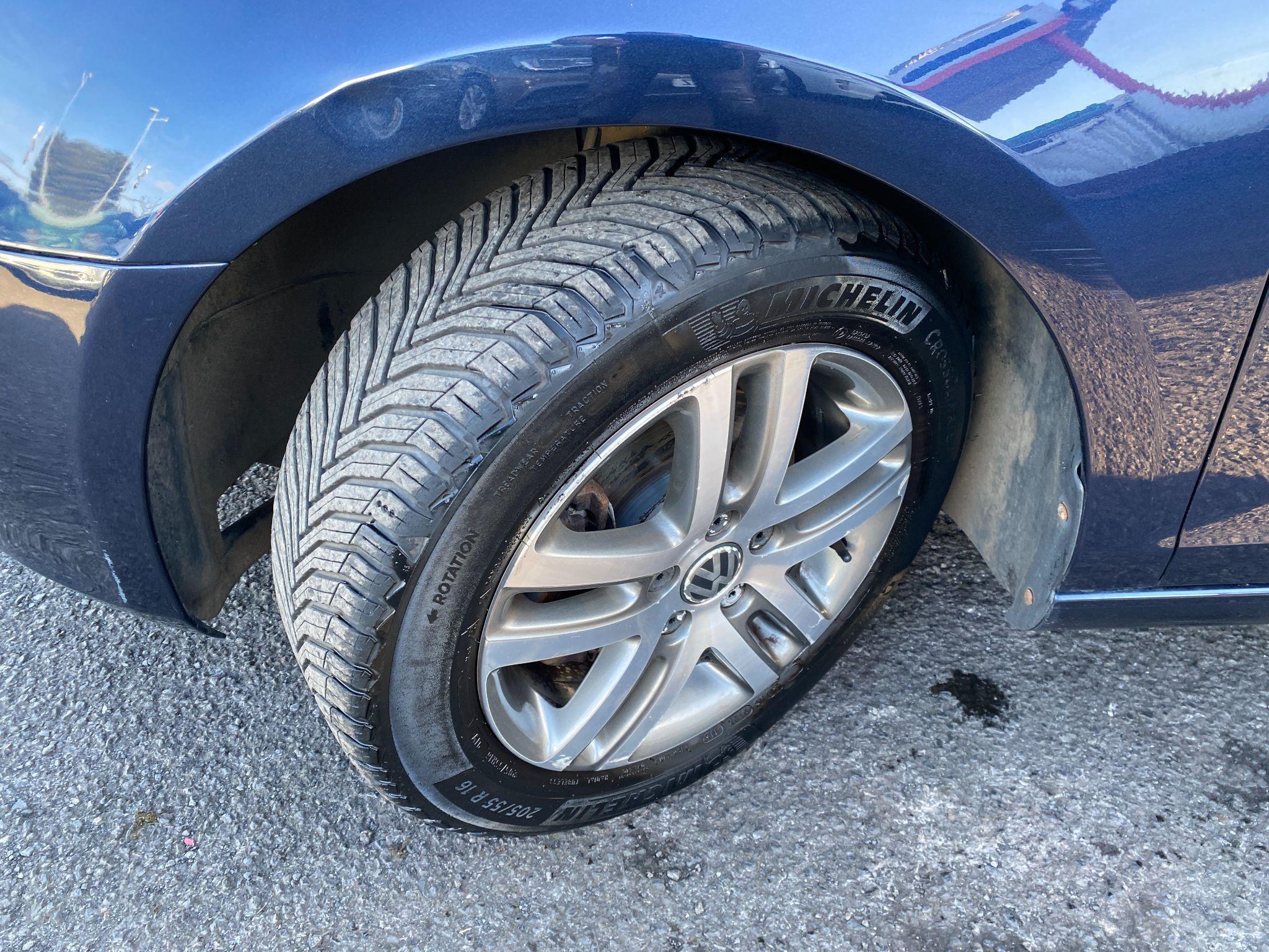 Volkswagen Golf - Image 64