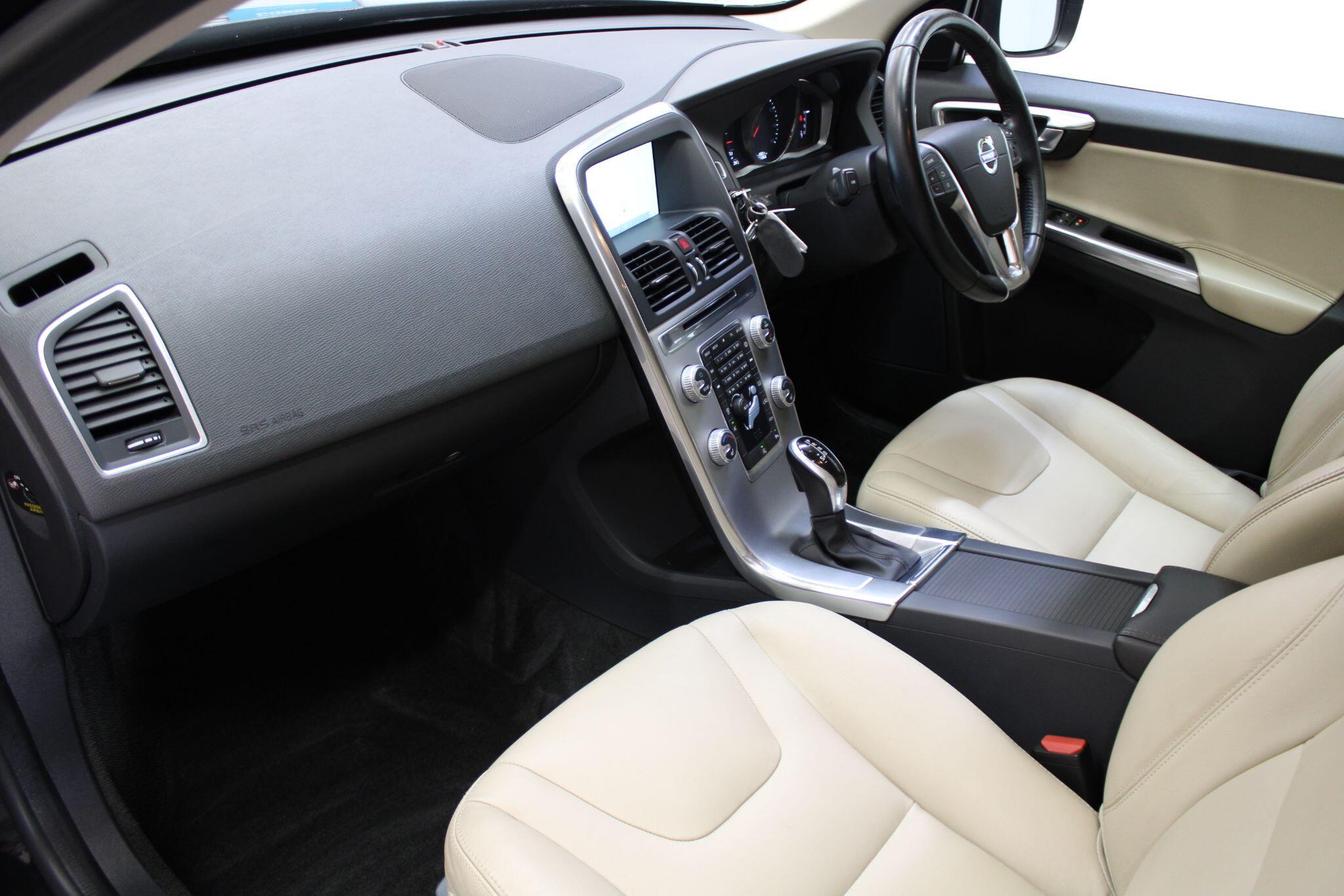 Volvo XC60 - Image 2