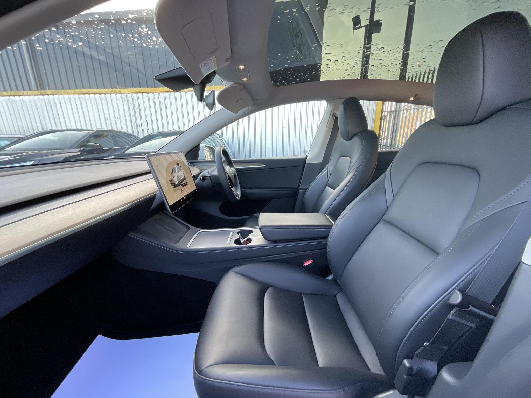 Tesla Model Y - Image 18