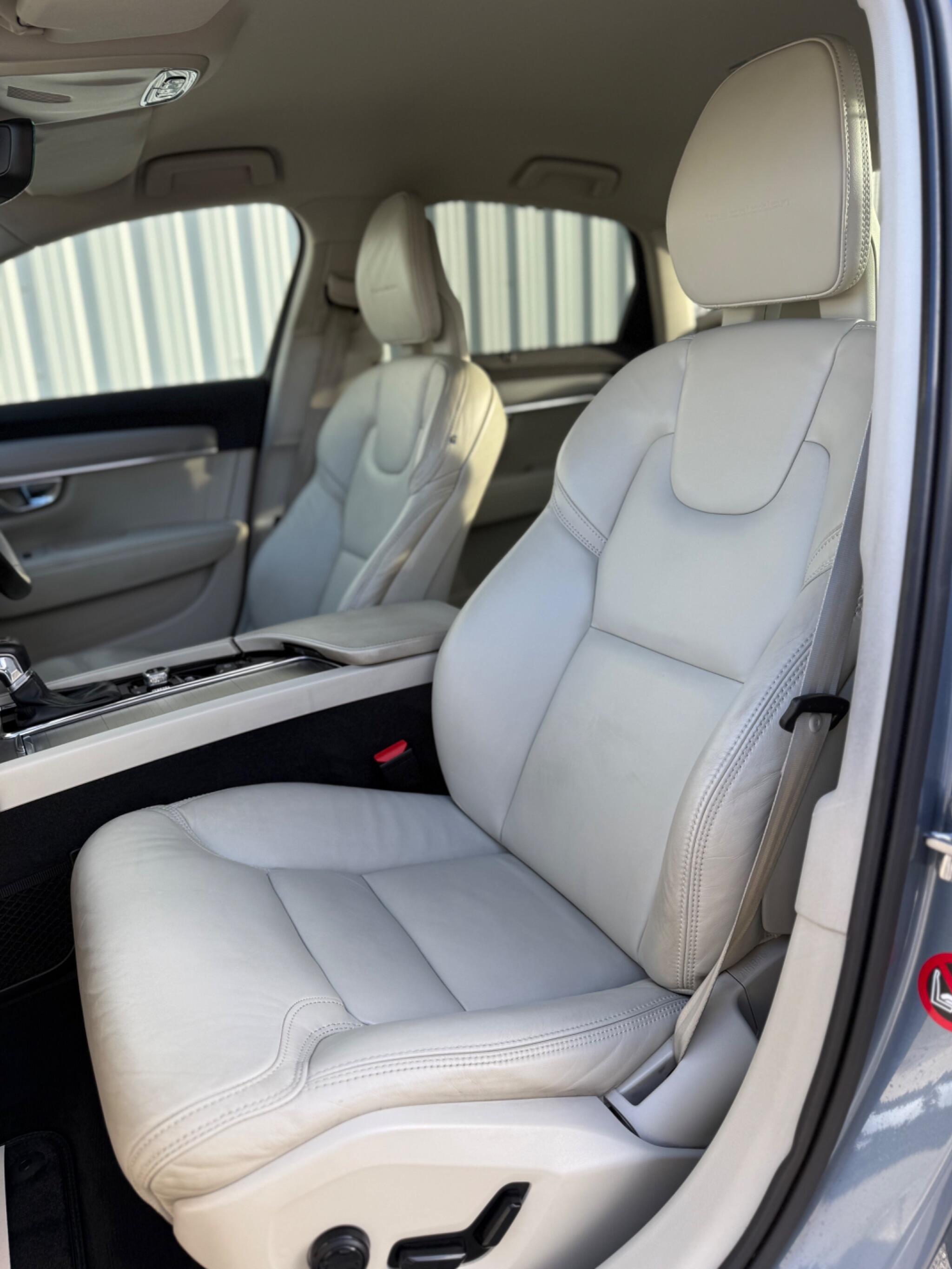 Volvo S90 - Image 30