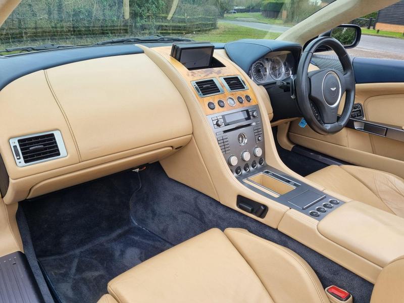 Aston Martin DB9 - Image 4