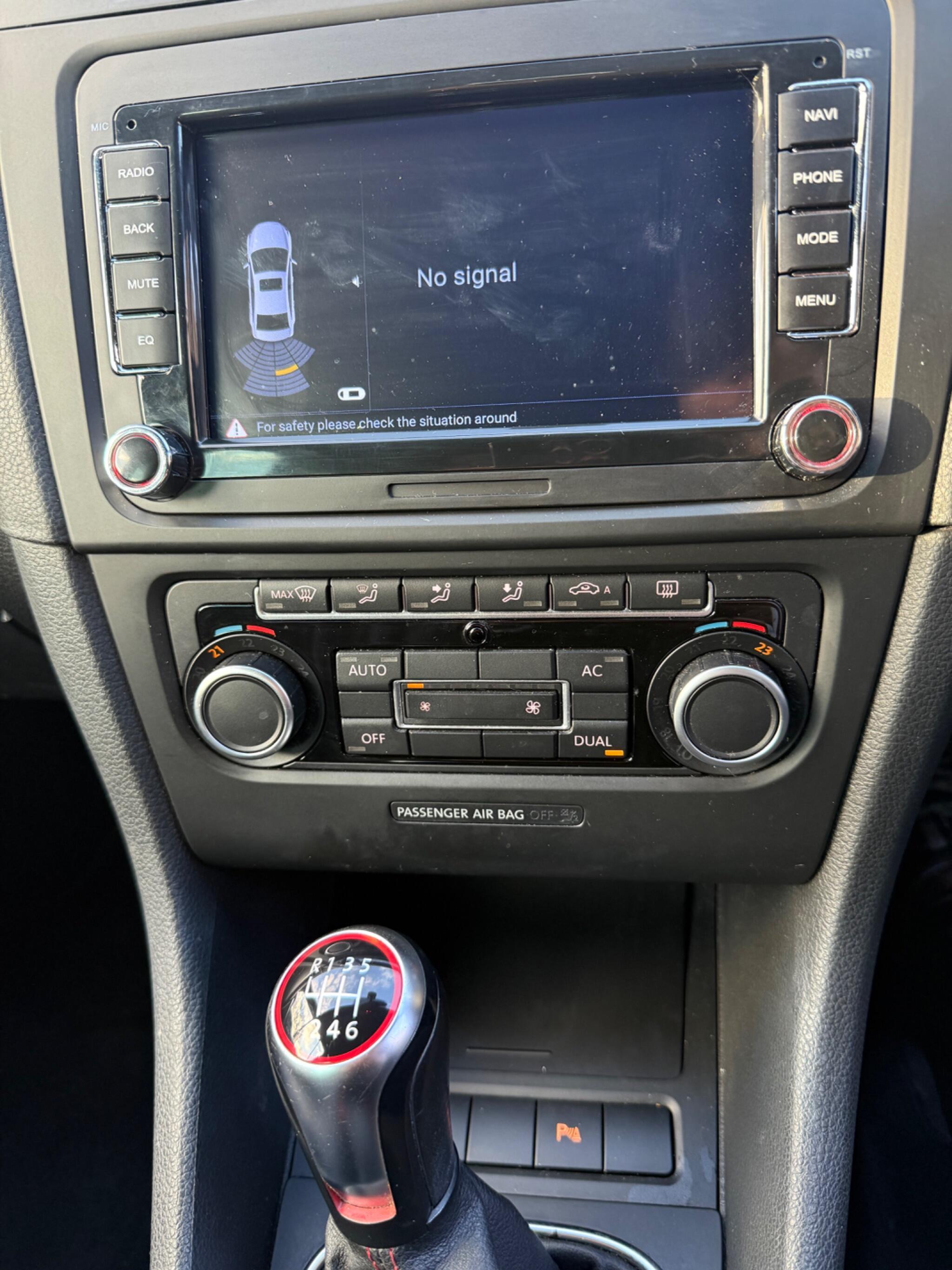Volkswagen Golf - Image 13