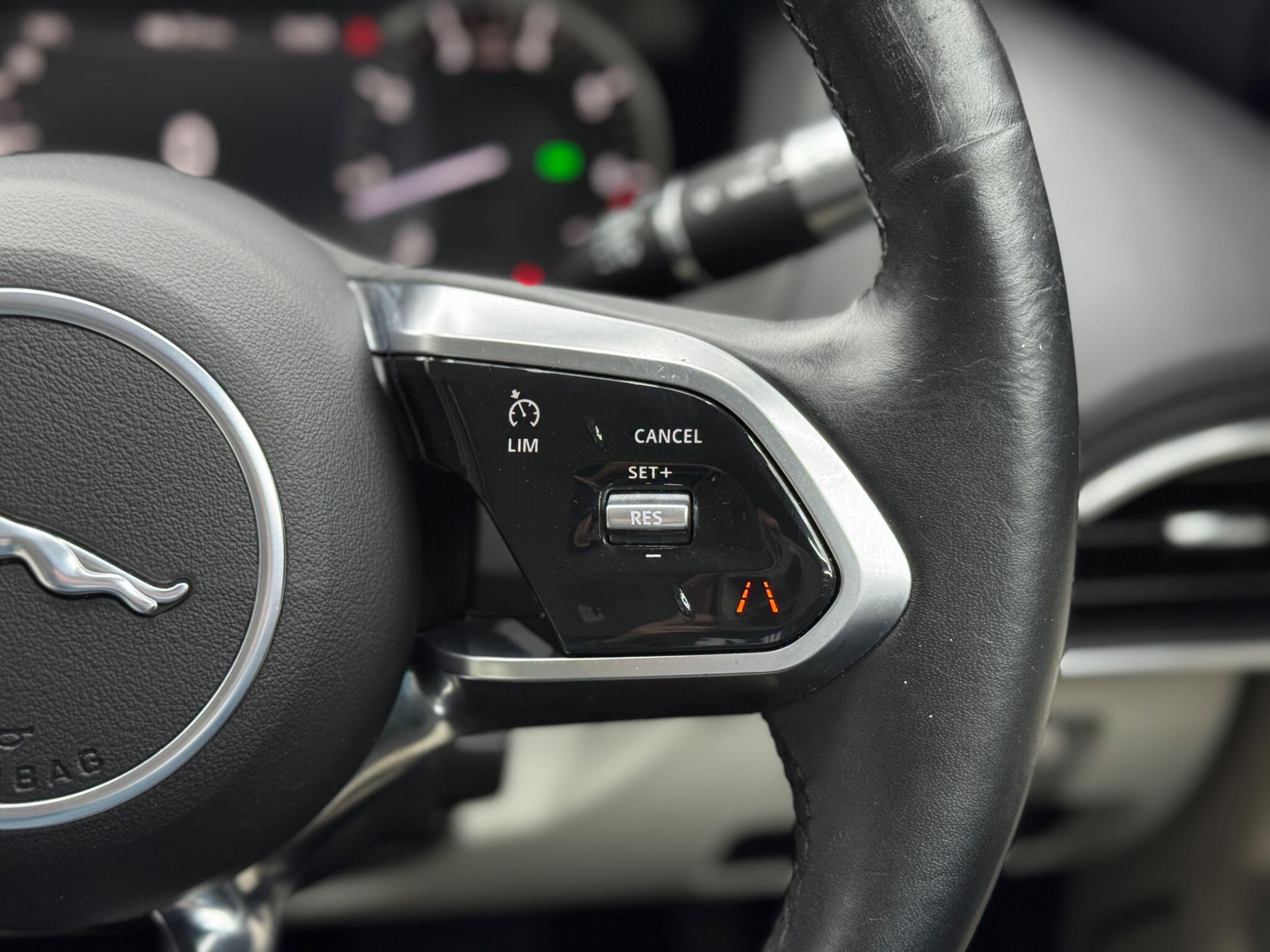 Jaguar XE - Image 19