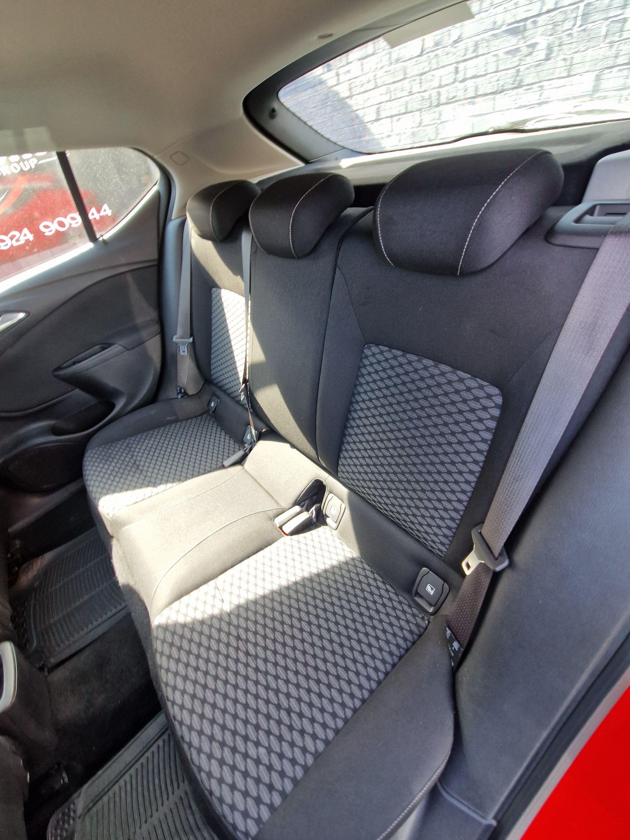 Vauxhall Astra - Image 40