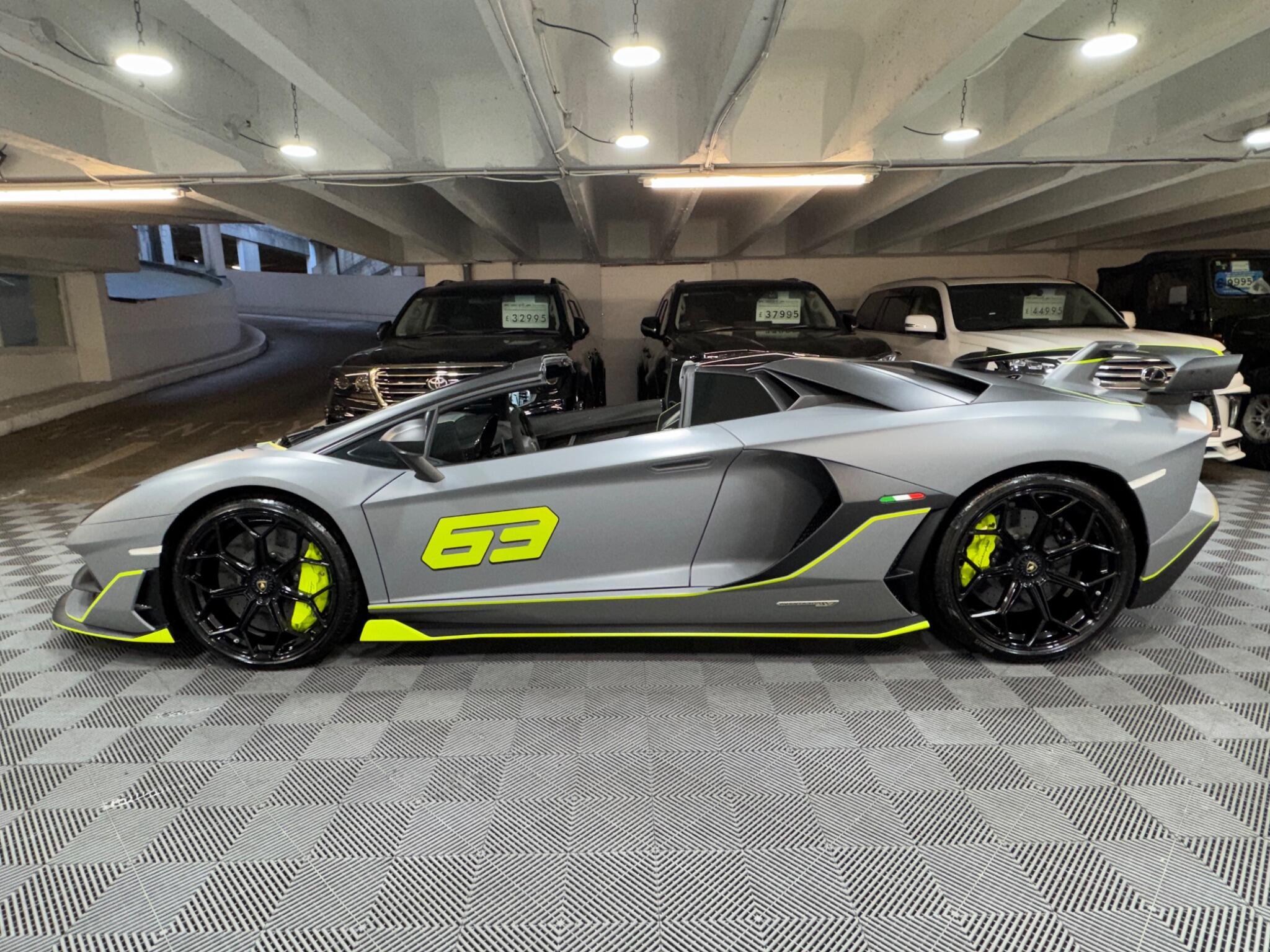 Lamborghini Aventador - Image 2