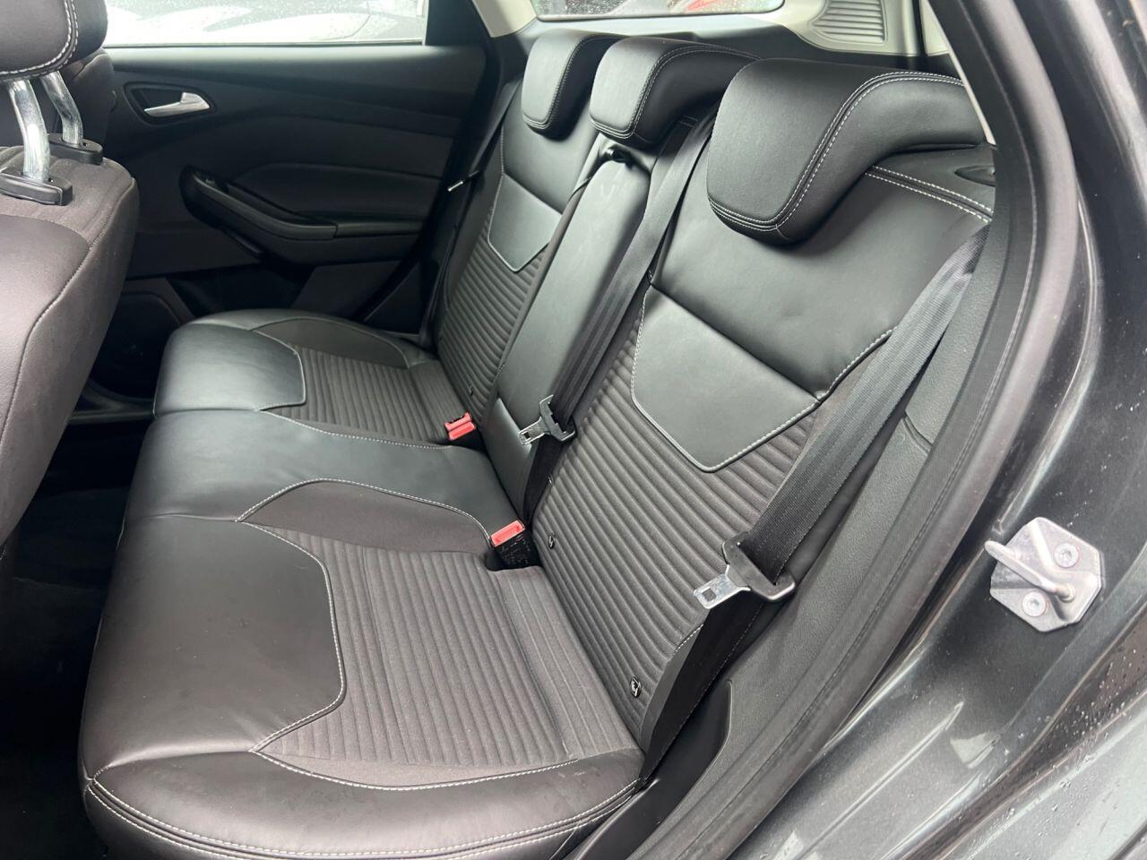 Ford Focus - Image 28