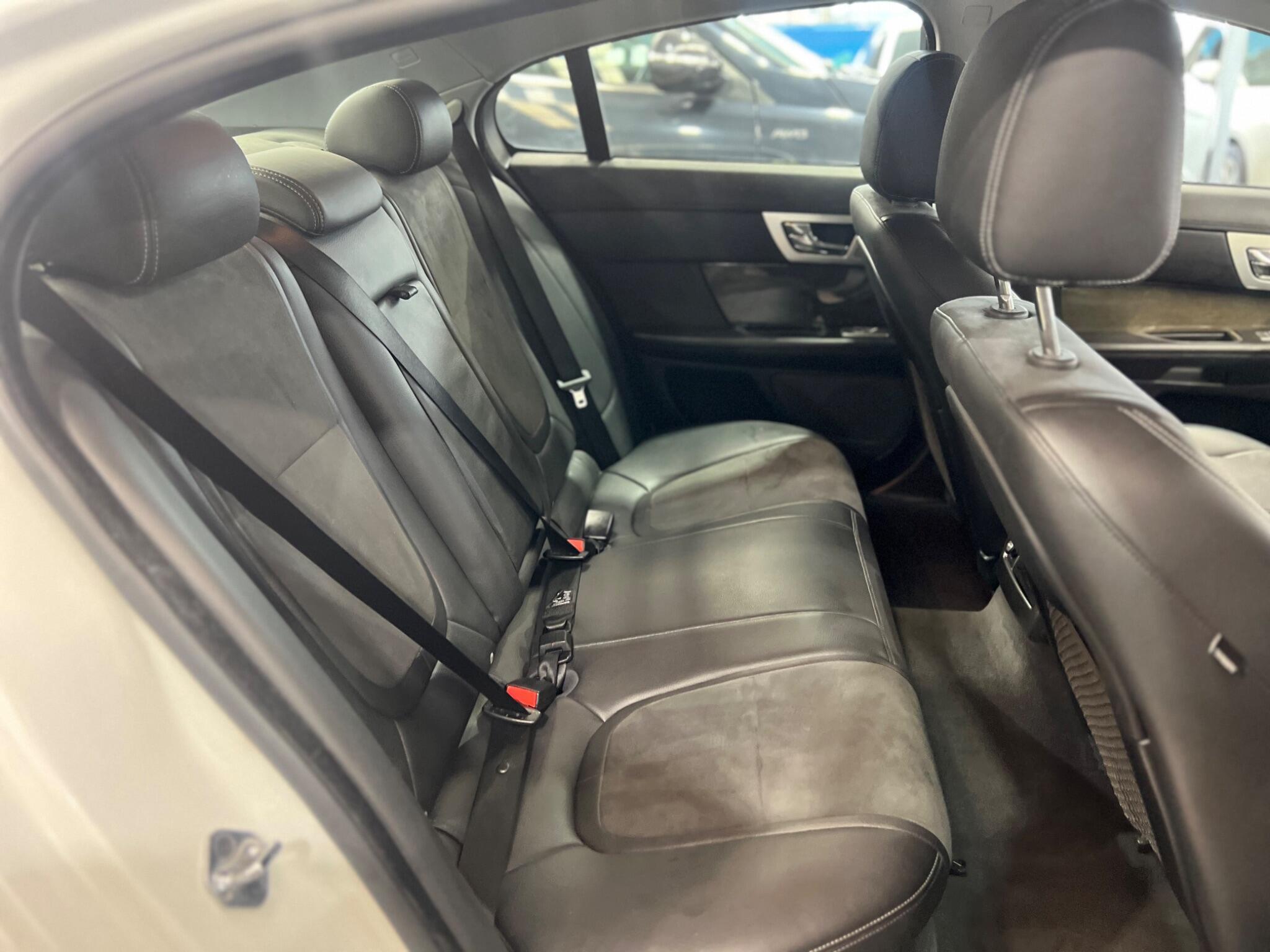 Jaguar XF - Image 18