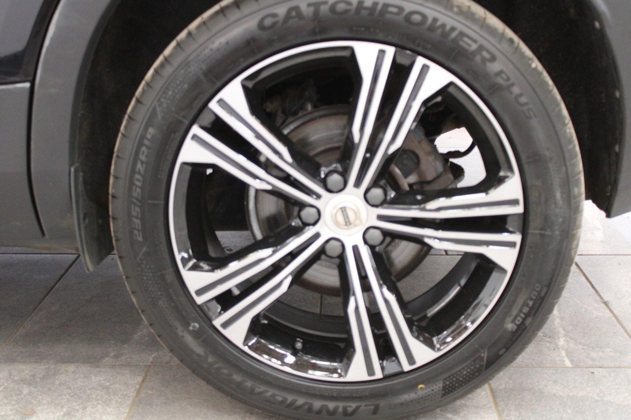 Volvo XC40 - Image 32